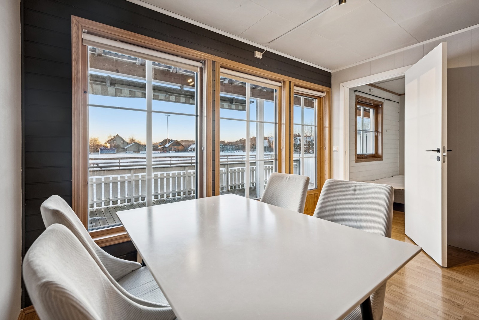 Fra stuen har man enkel adkomst til privat terrasse. Galleribilde