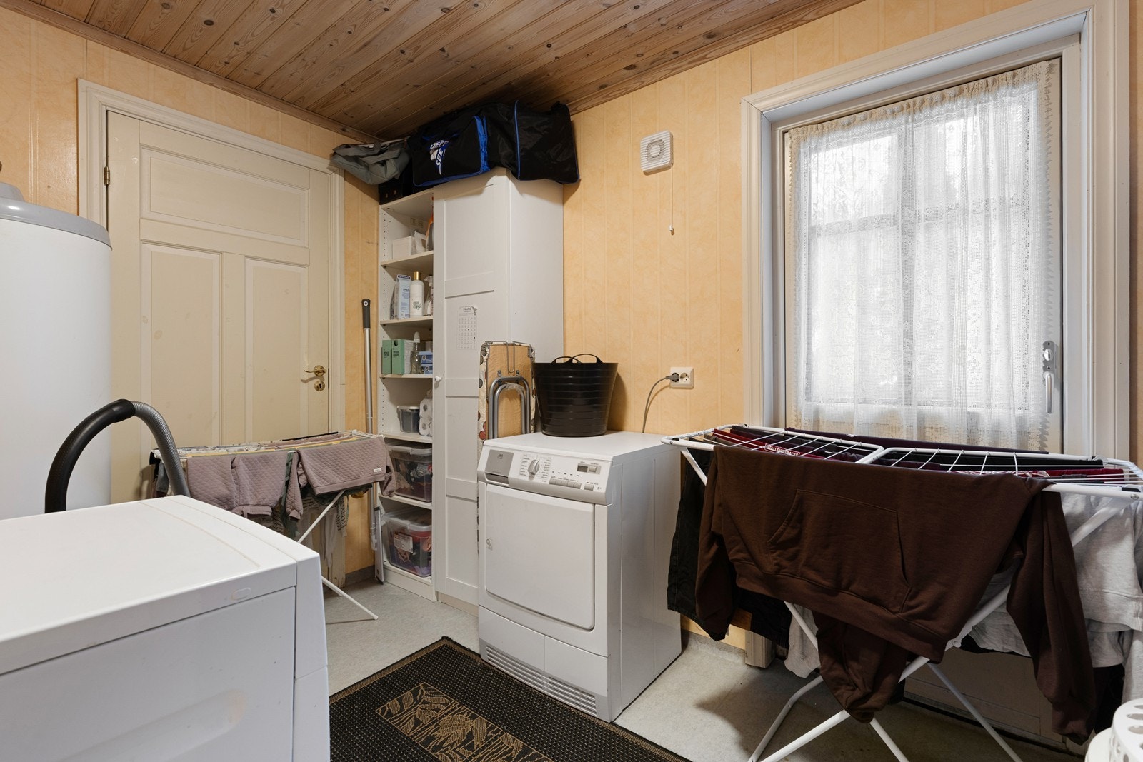 Vaskerom Galleribilde