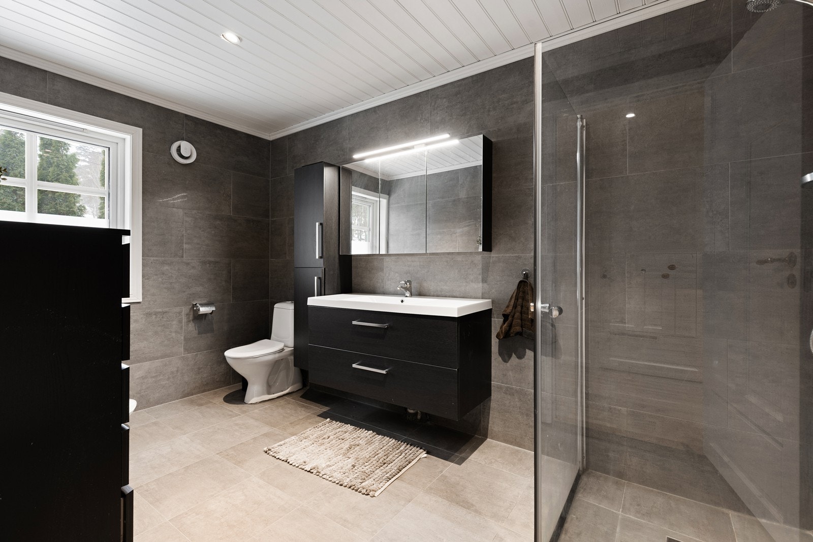 Delikat flislagt bad Galleribilde