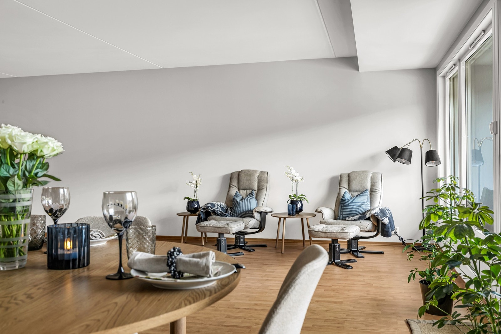 Velholdte overflater og en tidløs stil gjør rommet enkelt å innrede etter egen smak. Galleribilde