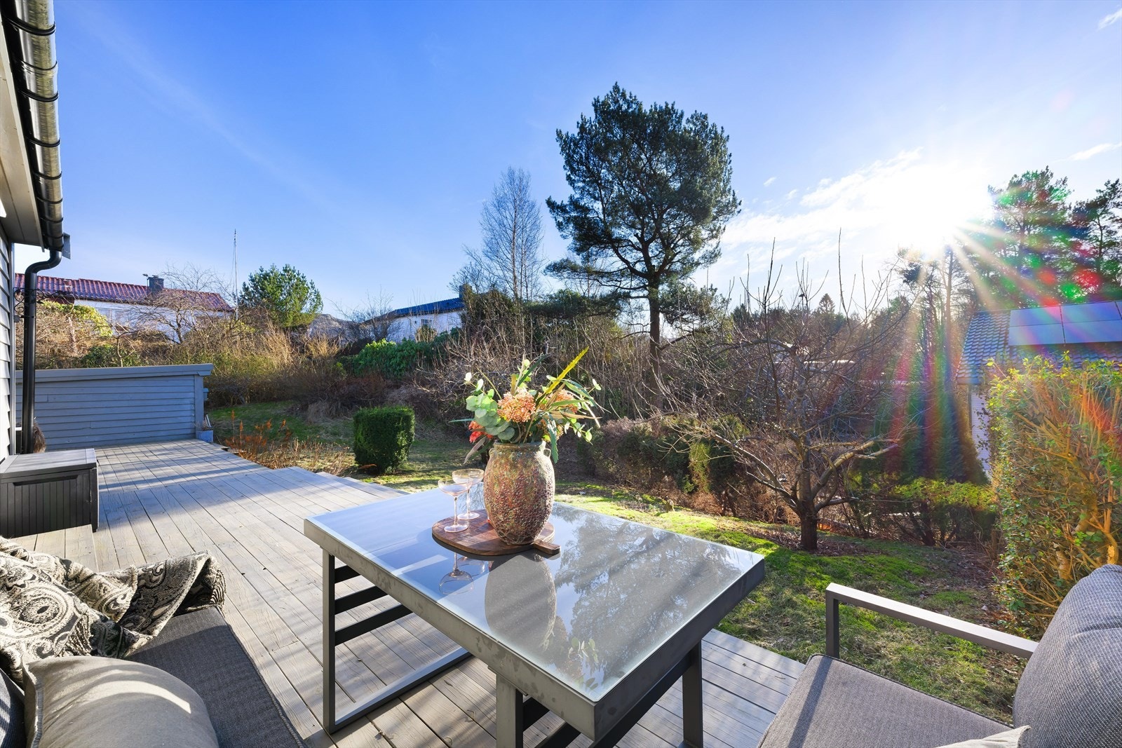Flott og godt utnyttet uteområde. Gode solforhold. Galleribilde