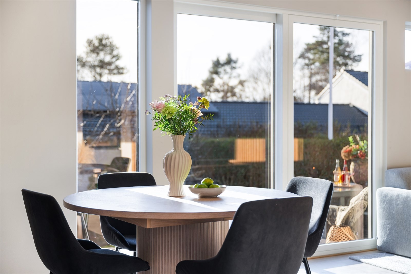 Nydelige rom med flotte moderne detaljer. Gode møbleringsmuligheter. Galleribilde