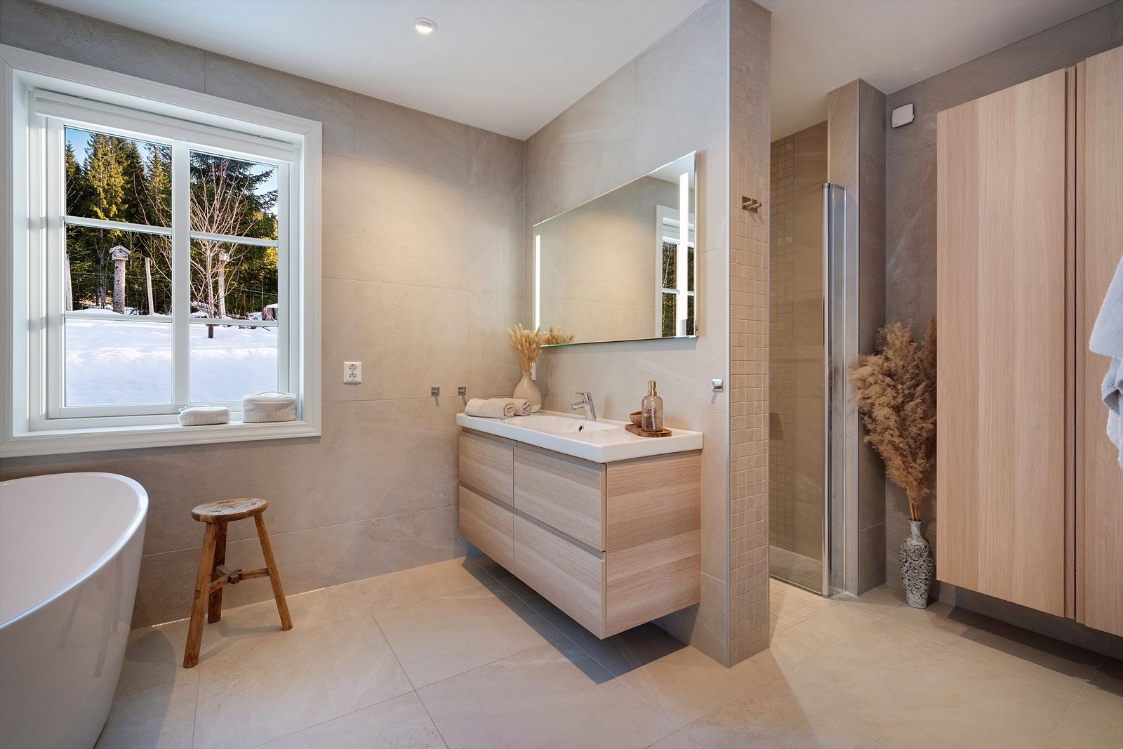 Badet er meget romslig. Galleribilde