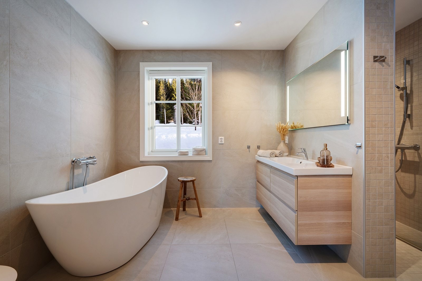 Helfliset med bad varmekabler i gulv. Galleribilde