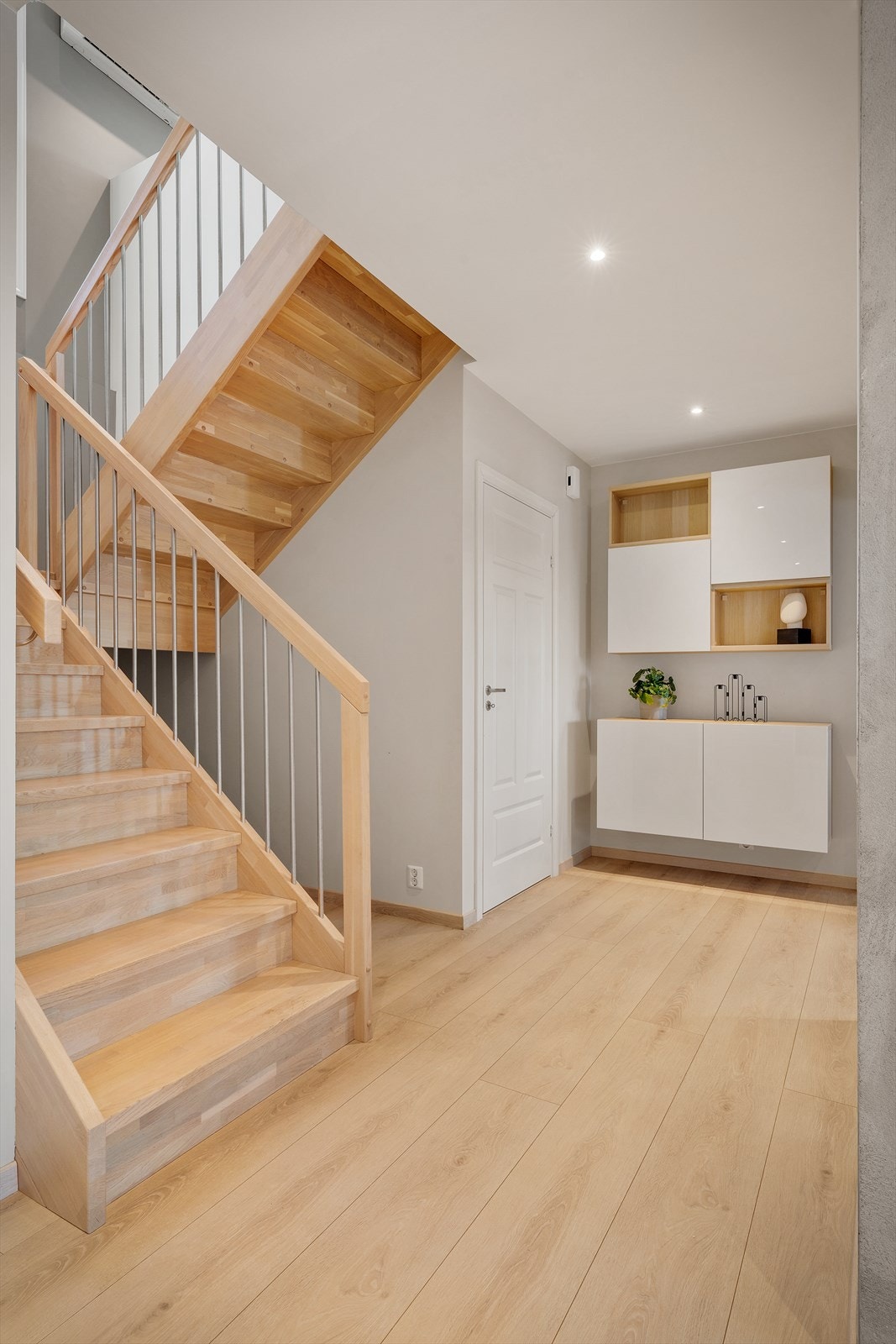 Vi tar turen opp i hovedetasjen. Galleribilde