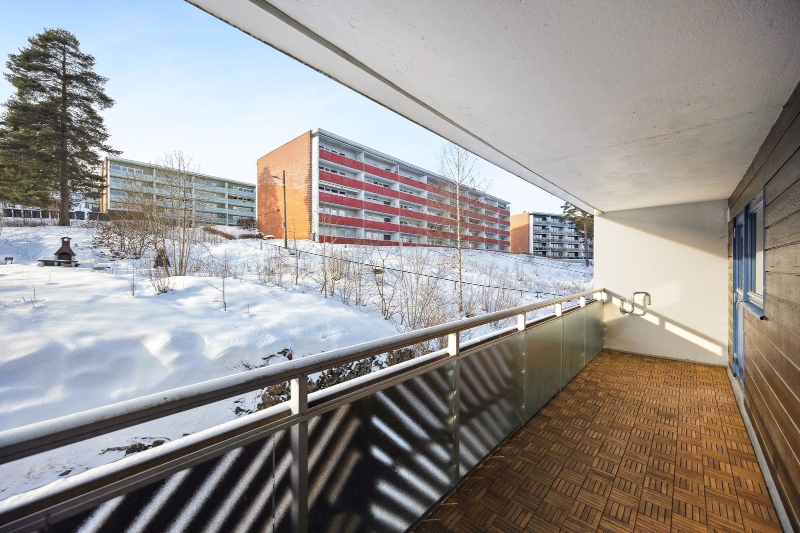 Balkong med gode solforhold på dagtid, og utover ettermiddagen. Galleribilde