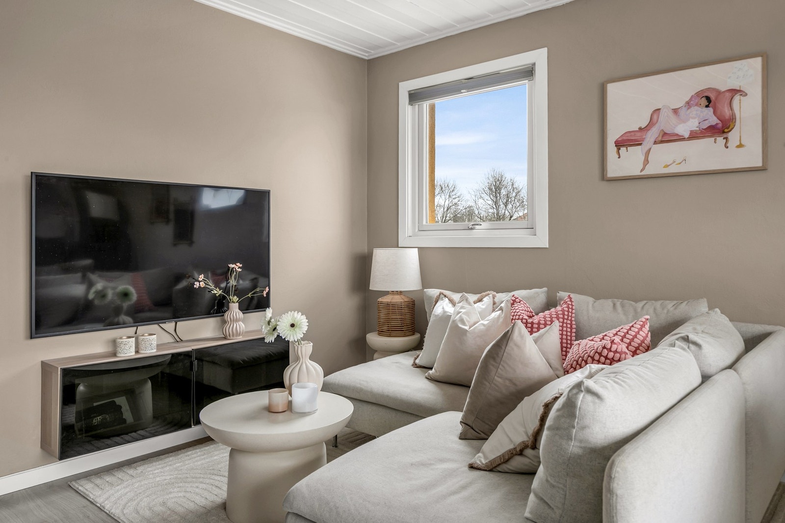 Den flotte hjørnebeliggenheten gir ekstra gode lysforhold i leiligheten. Galleribilde