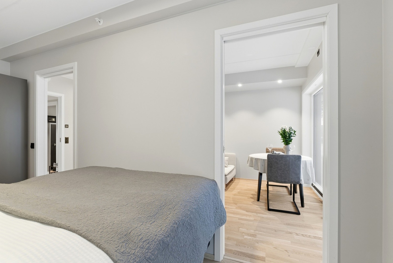 Soverom/stue. Galleribilde