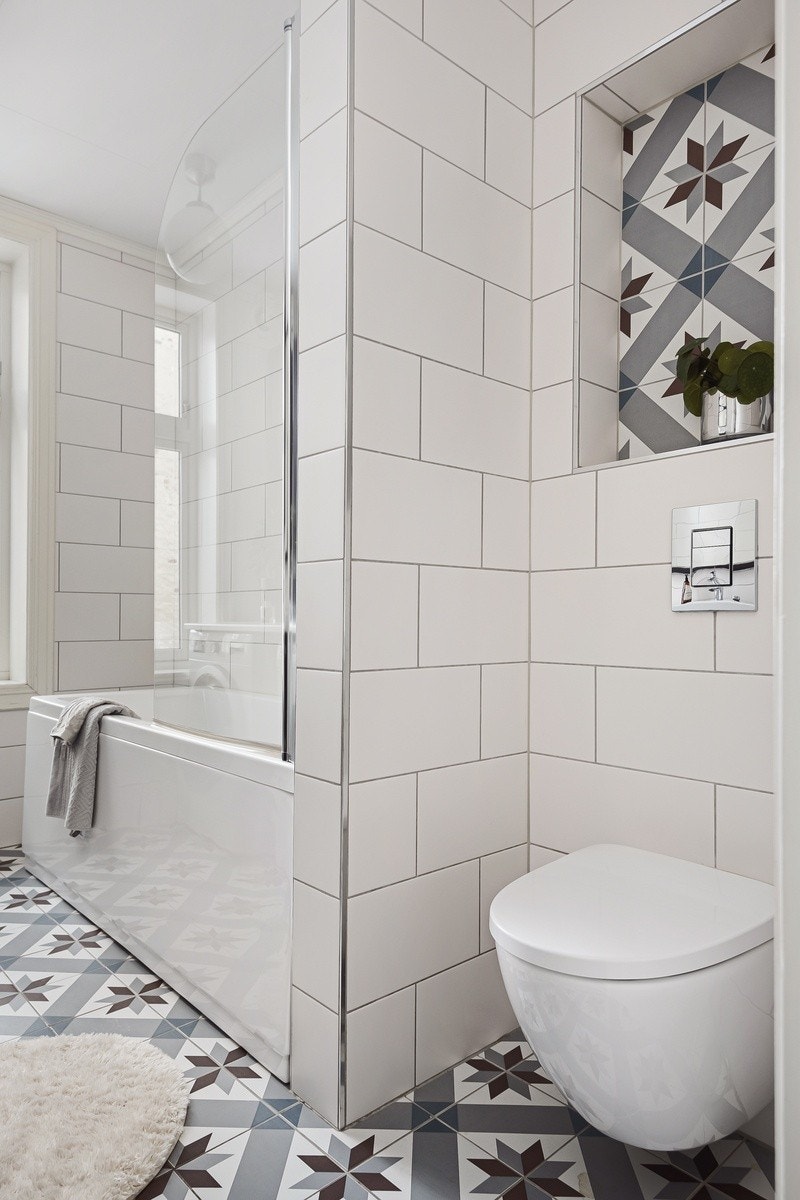 Flott bad med badekar. Vask og tørk er inkludert. Galleribilde