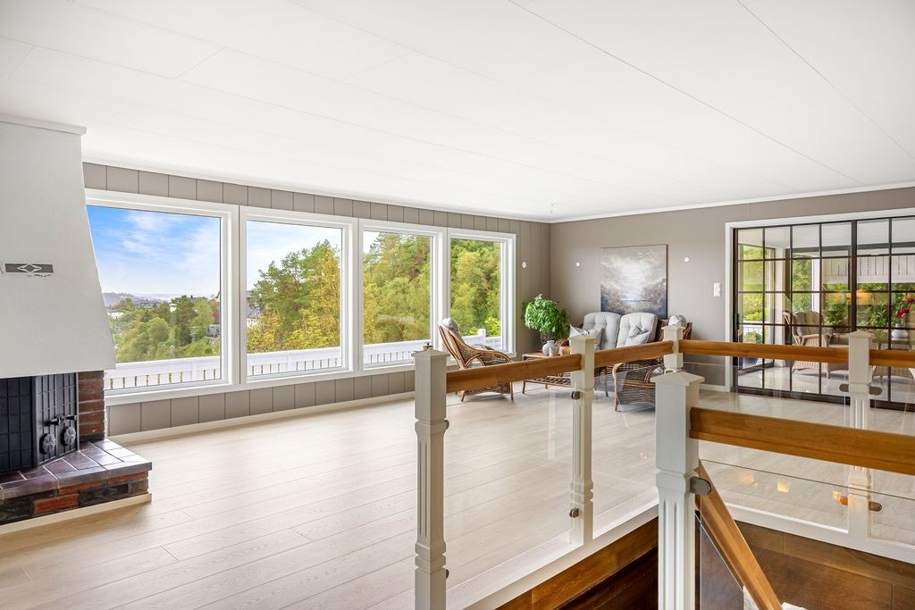 Store vindusflater mot den flotte utsikten Galleribilde