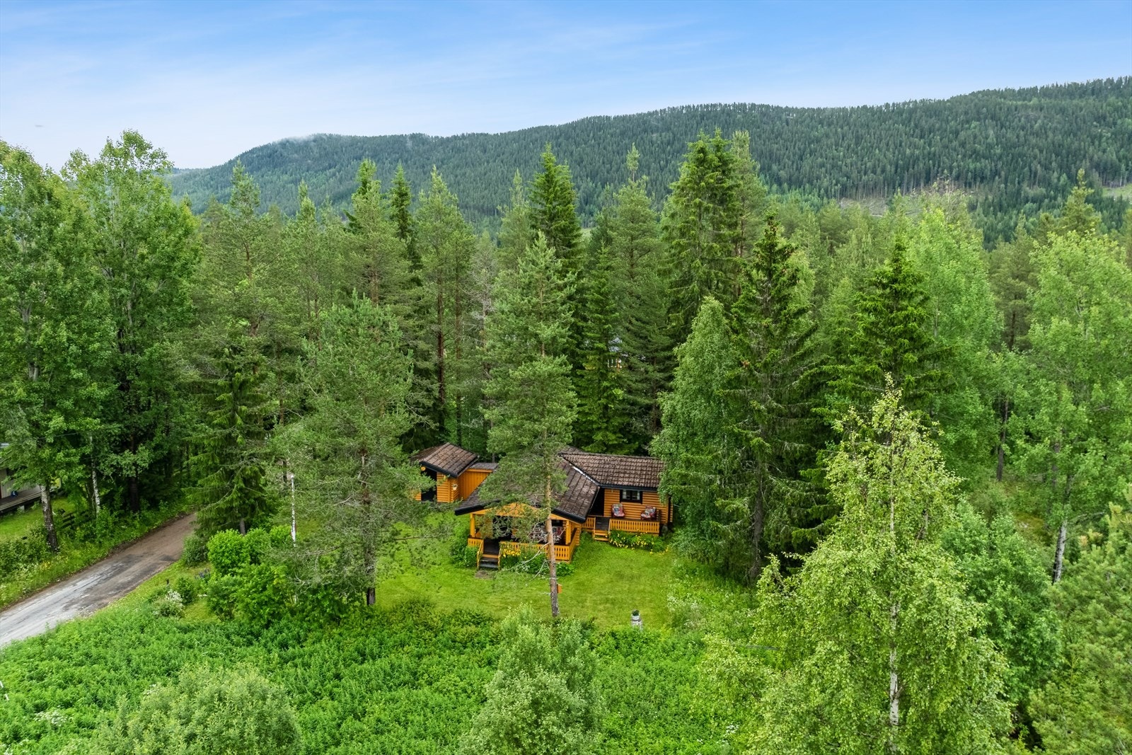 Oversiktsbilde over eiendommen. Galleribilde