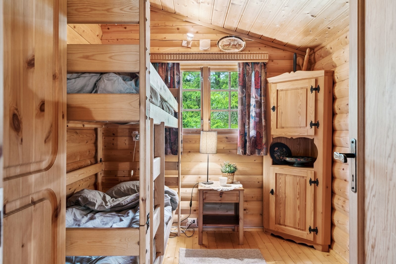 Soverom i hytta. Galleribilde