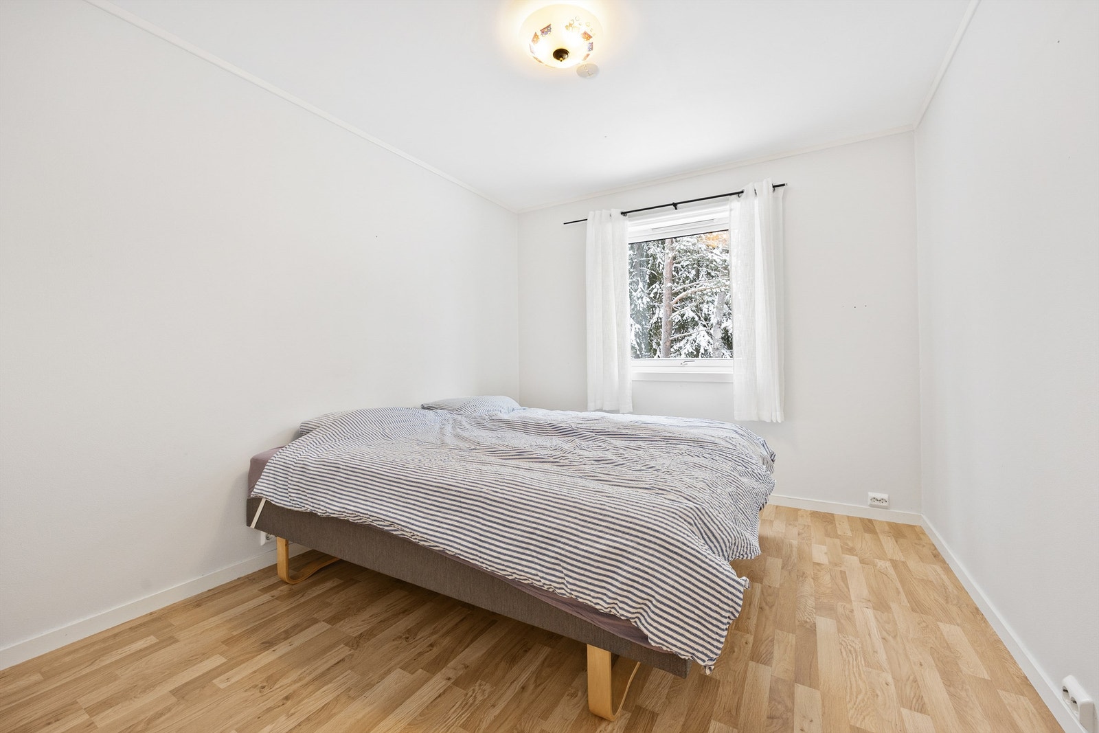 Boligen har 4 gode soverom i første etasje Galleribilde