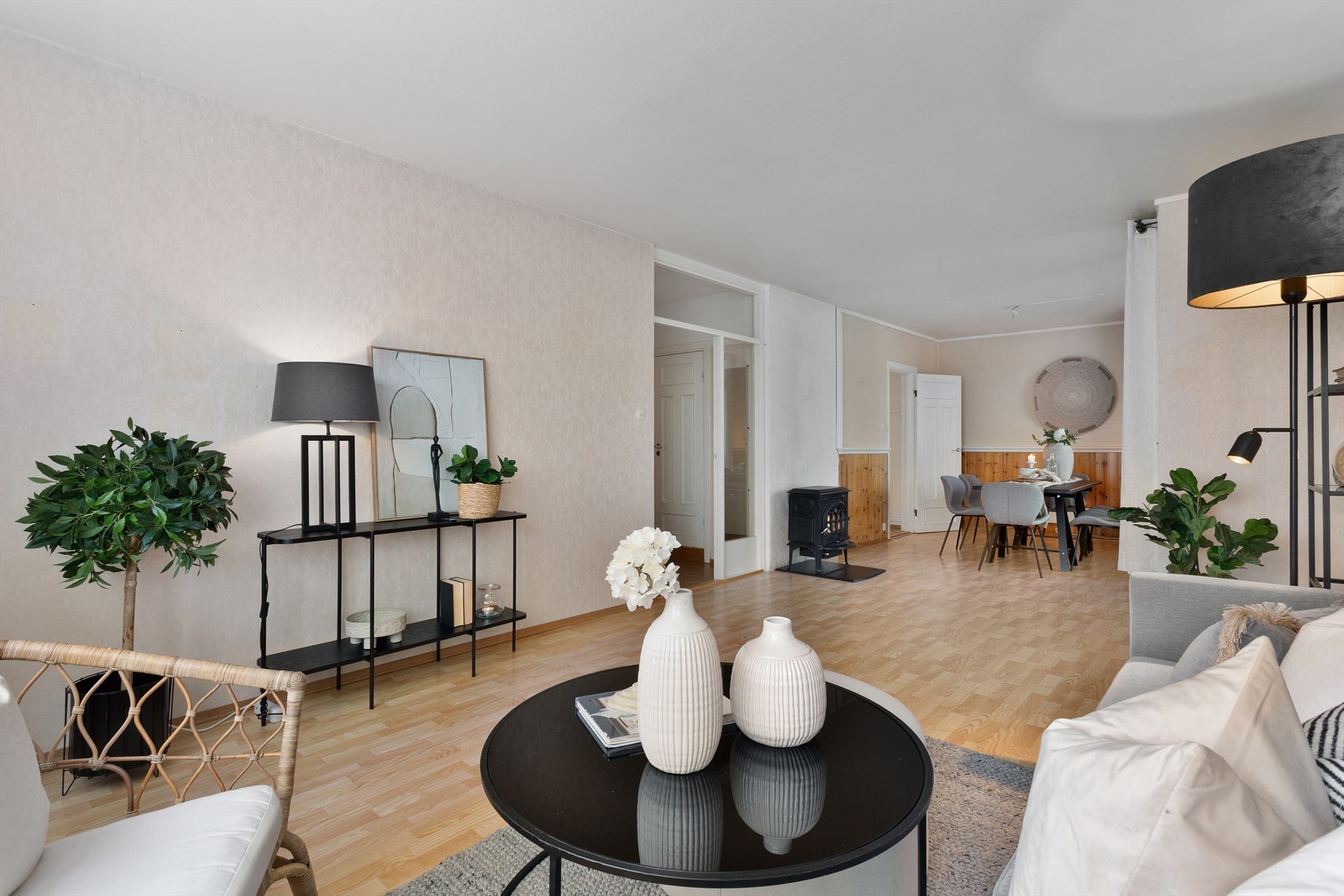 Leiligheten har vedovn Galleribilde