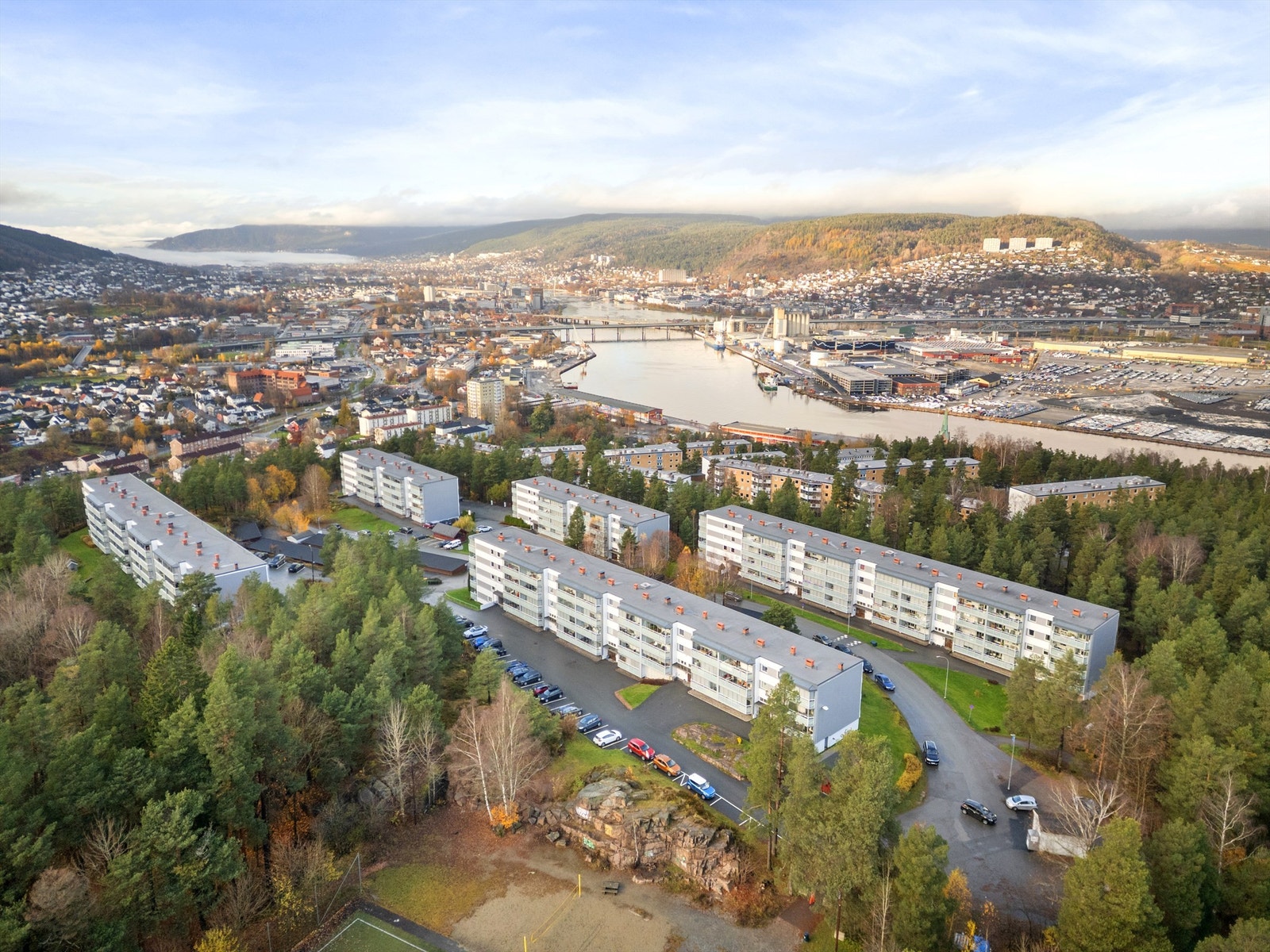 Gangavstand til buss med forbindelser mot Drammen sentrum Galleribilde