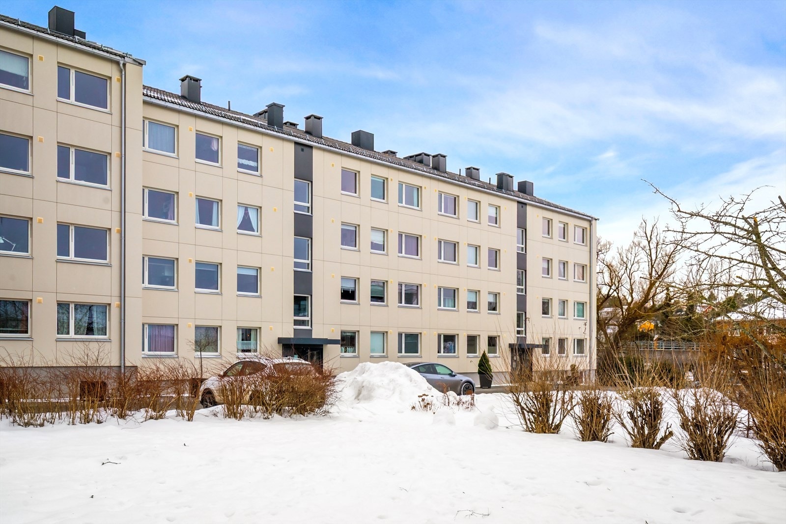 Rolig og hyggelig område med god avstand mellom byggene. Galleribilde