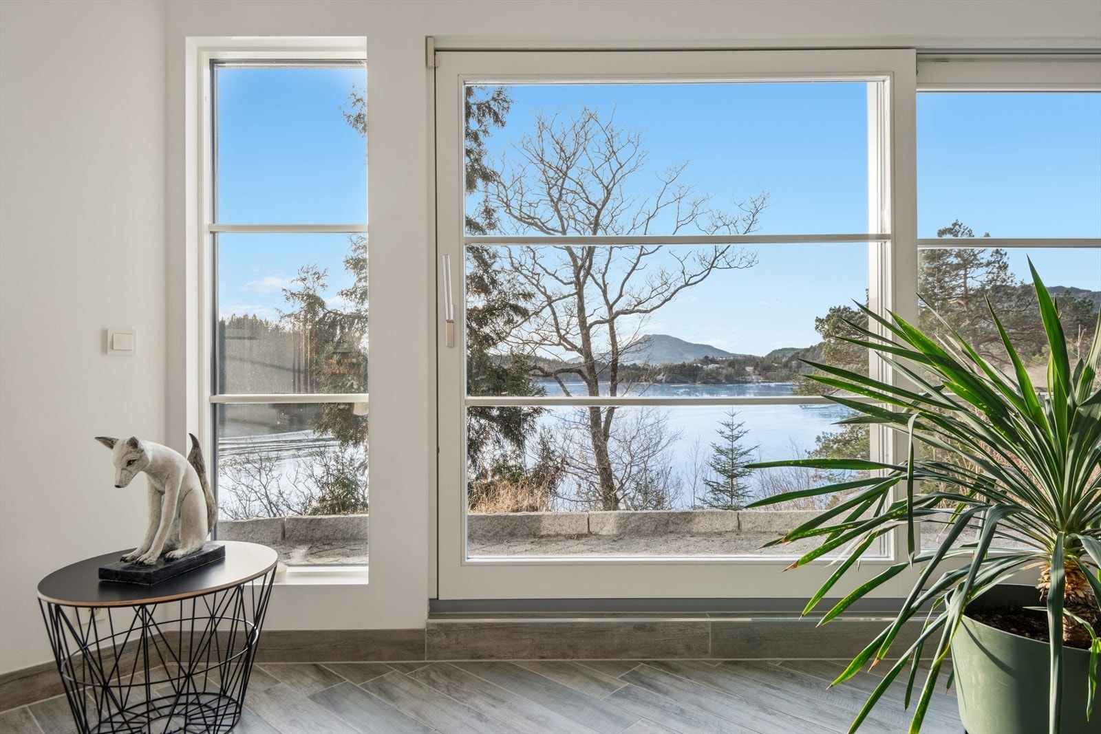 Fantastisk utsikt utover Storavatnet. Galleribilde