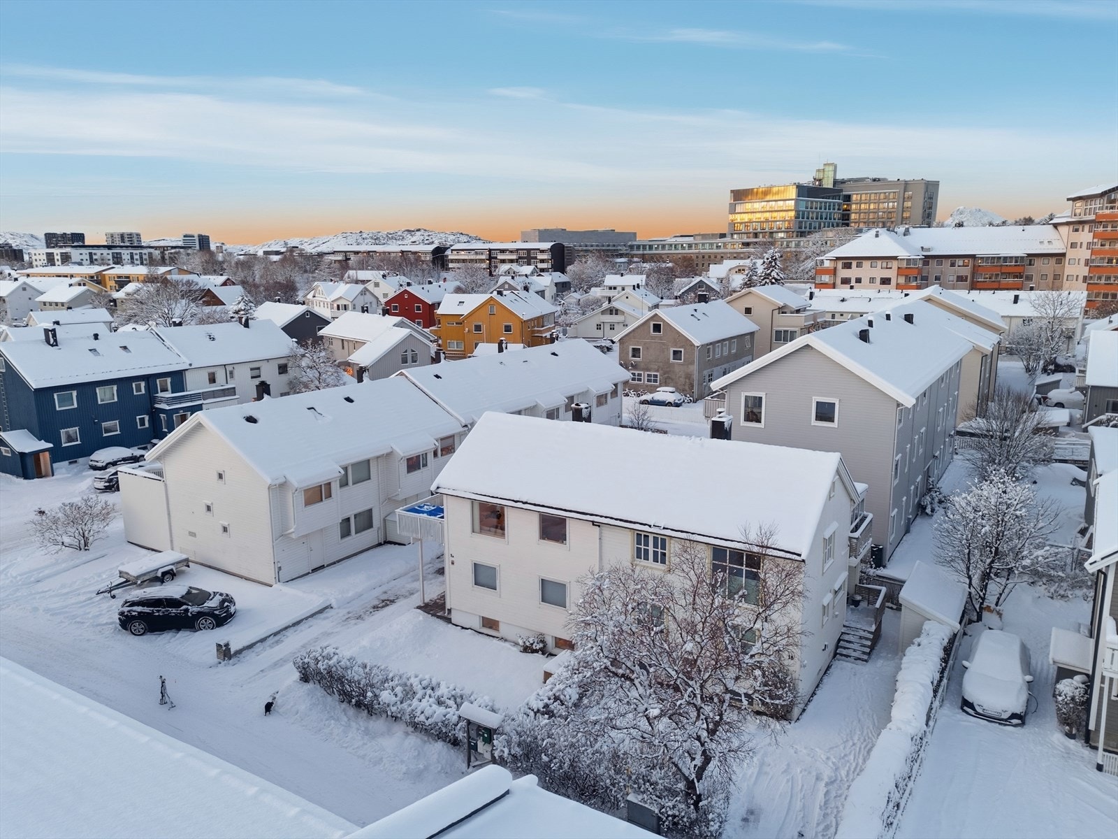 Det er også kort gangavstand til både Rensåsparken, Nordlandssykehuset og flotte turområder. Galleribilde