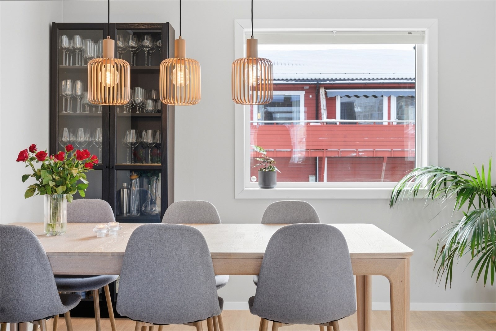 Spisestuedetalj. Galleribilde