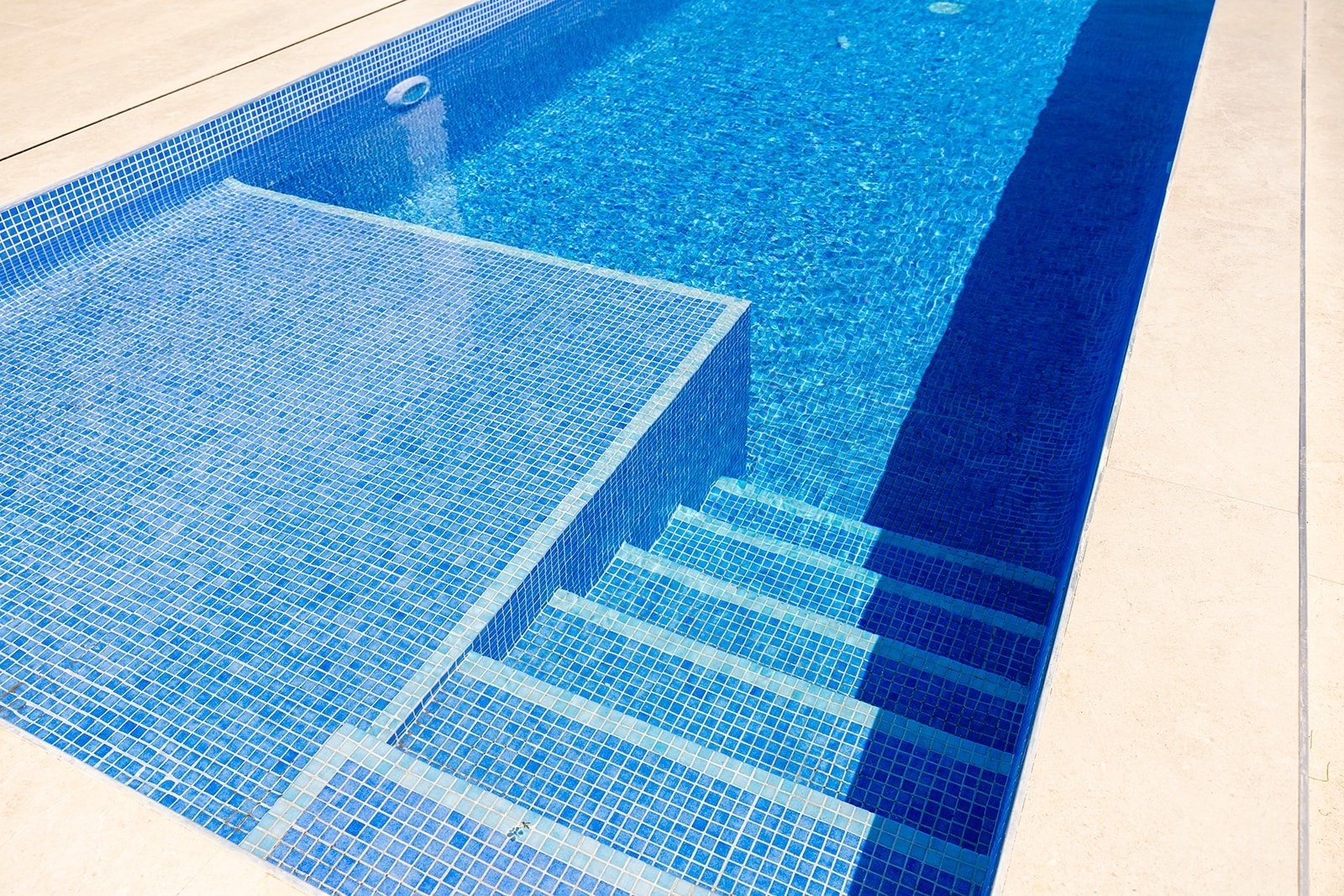 Sett solsengen ut på platået Galleribilde