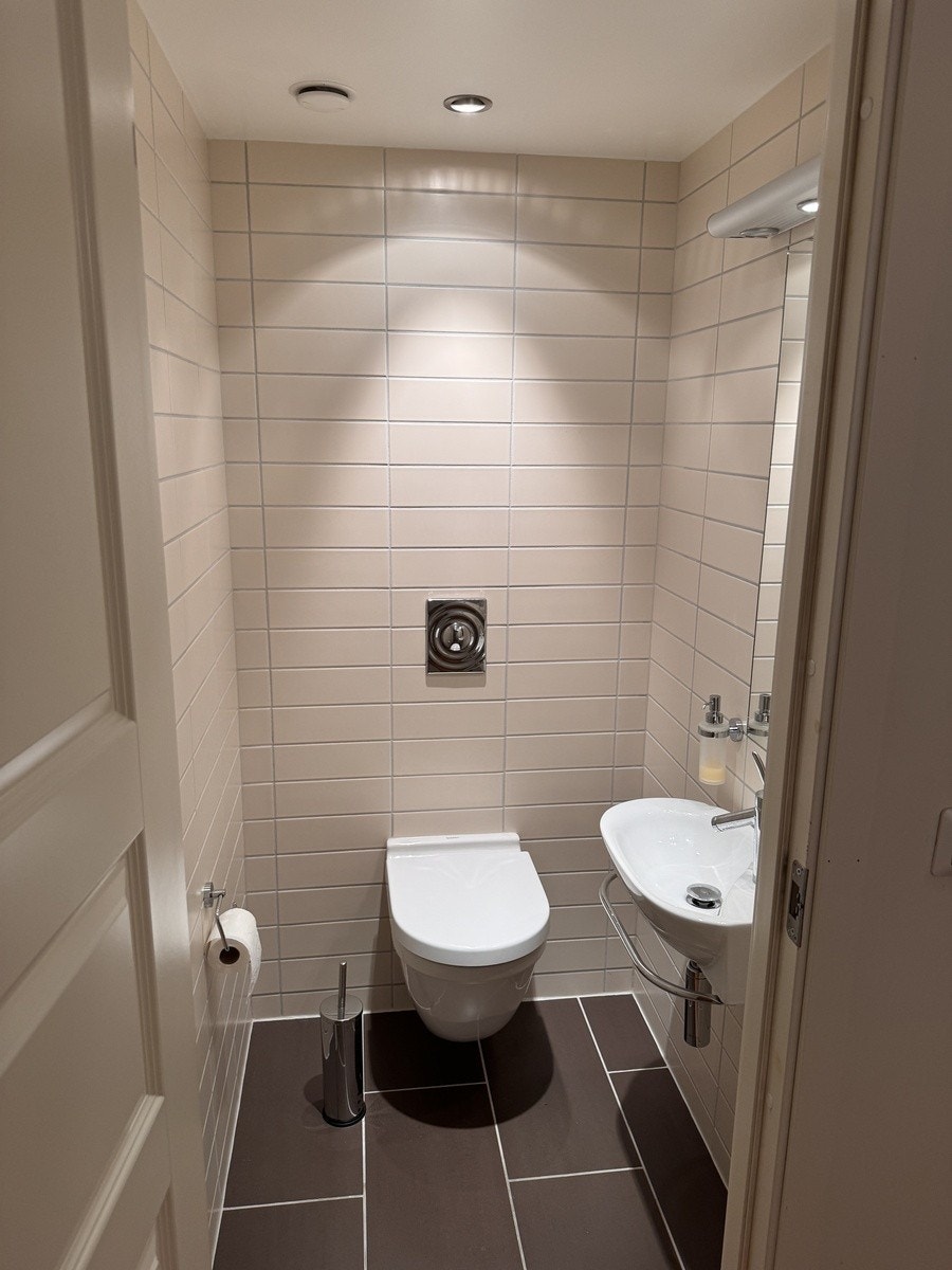 Eget toalett Galleribilde