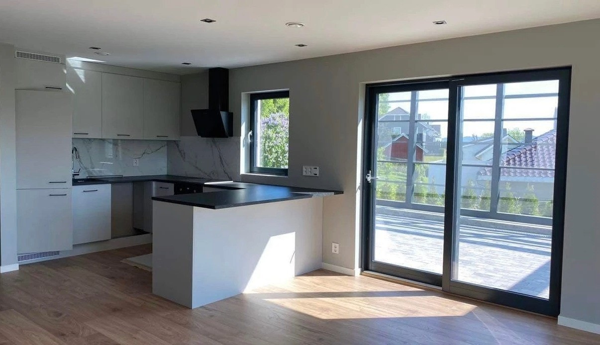 Kjøkken
Lyst og moderne kjøkken med god planløsning. Galleribilde