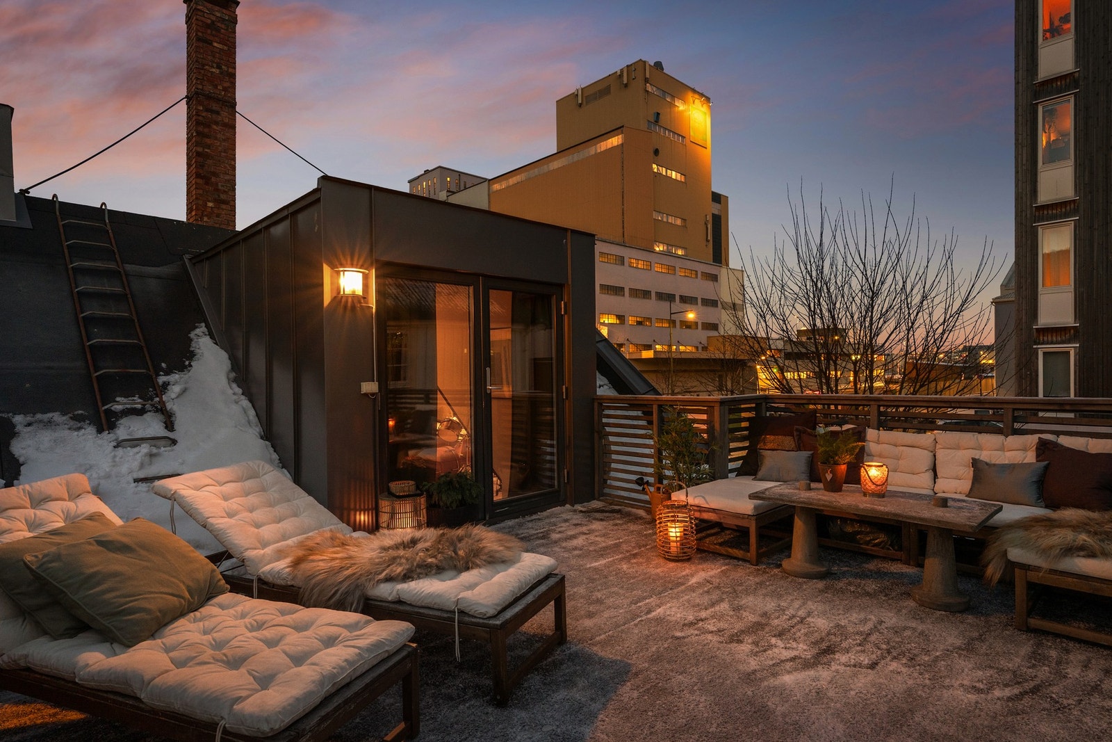 Gode solforhold. Takterrassen kan utvides ved å flytte rekkverket. Galleribilde