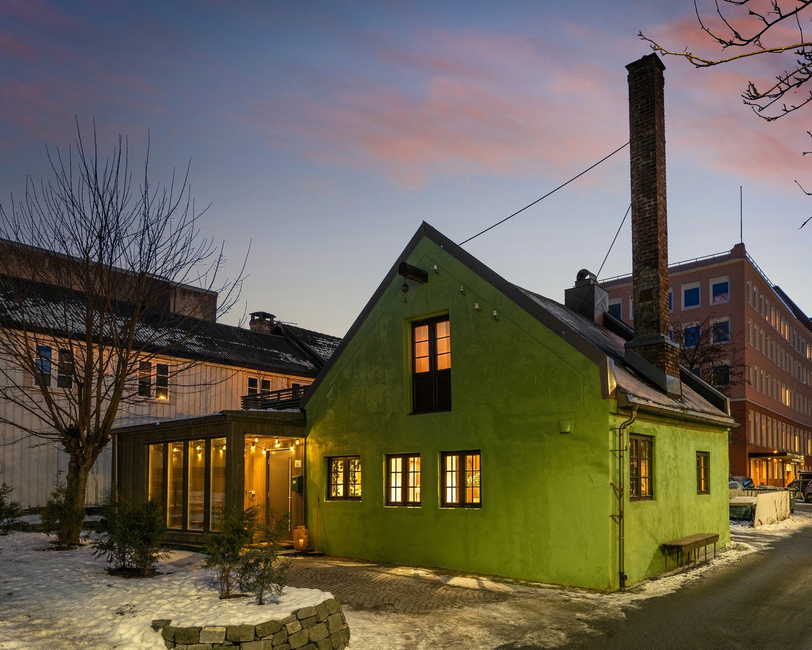 Velkommen til Nedre Ila 17B! Et urbant & historisk townhouse. Betydelig renovert i 2019 med høy komfort og unik atmosfære. Galleribilde