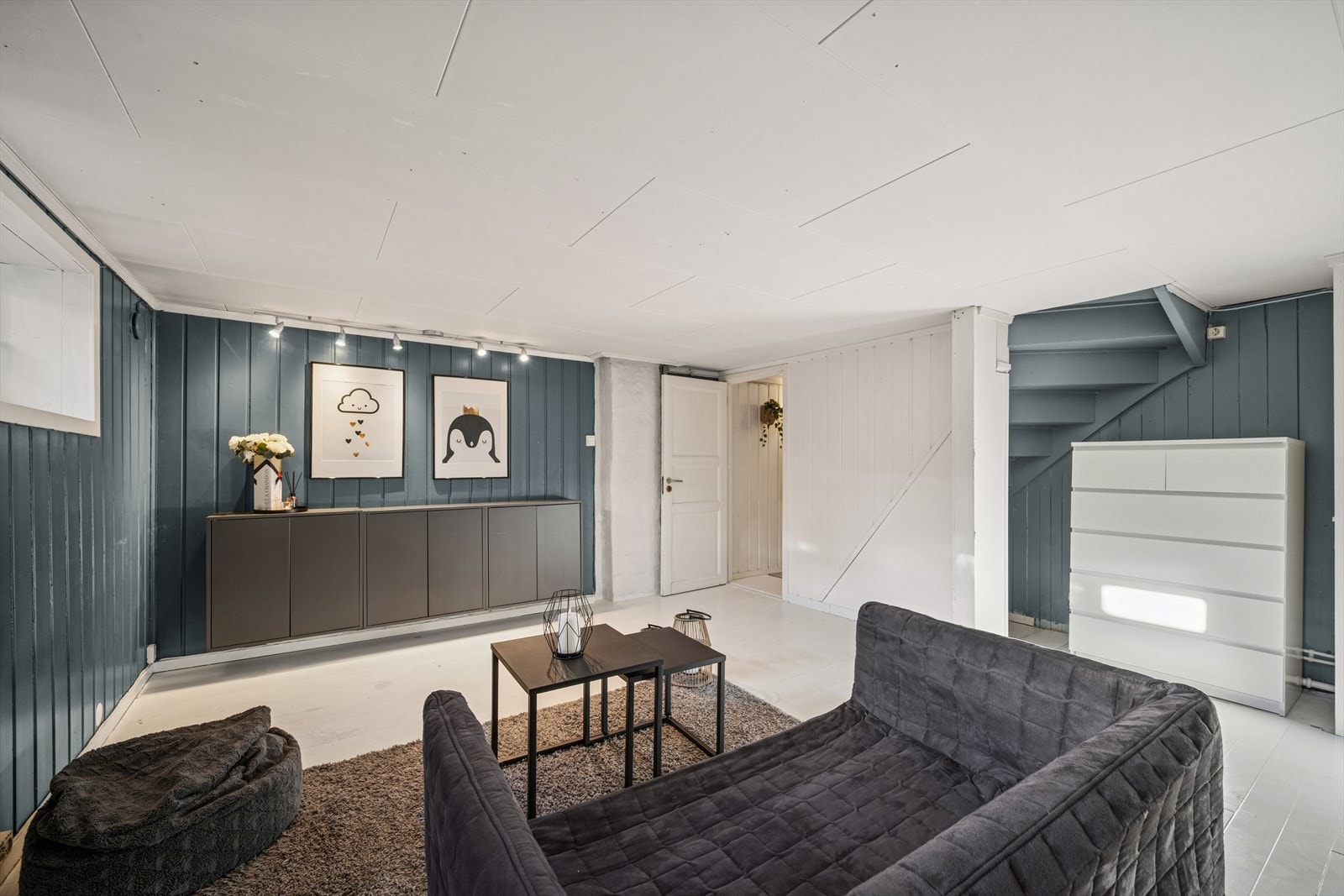 Kjellerstue. Galleribilde