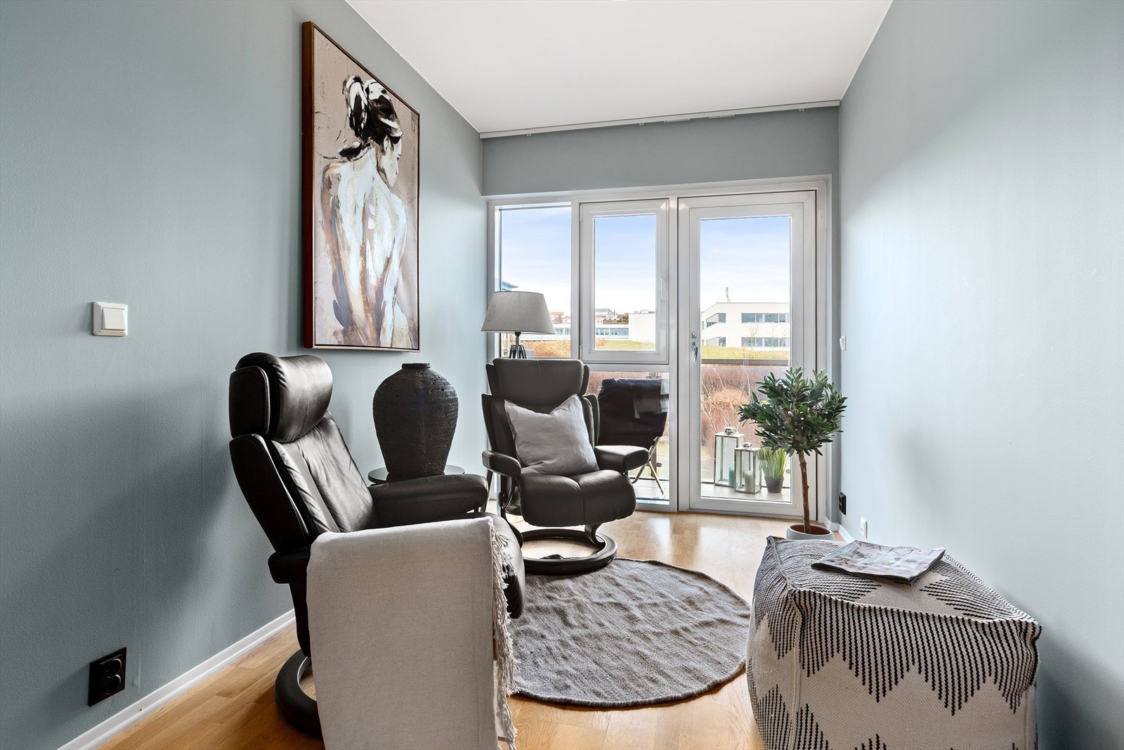 Ved gangen er det mulighet til å lage et soverom nummer 3 med utgang til balkong. Galleribilde