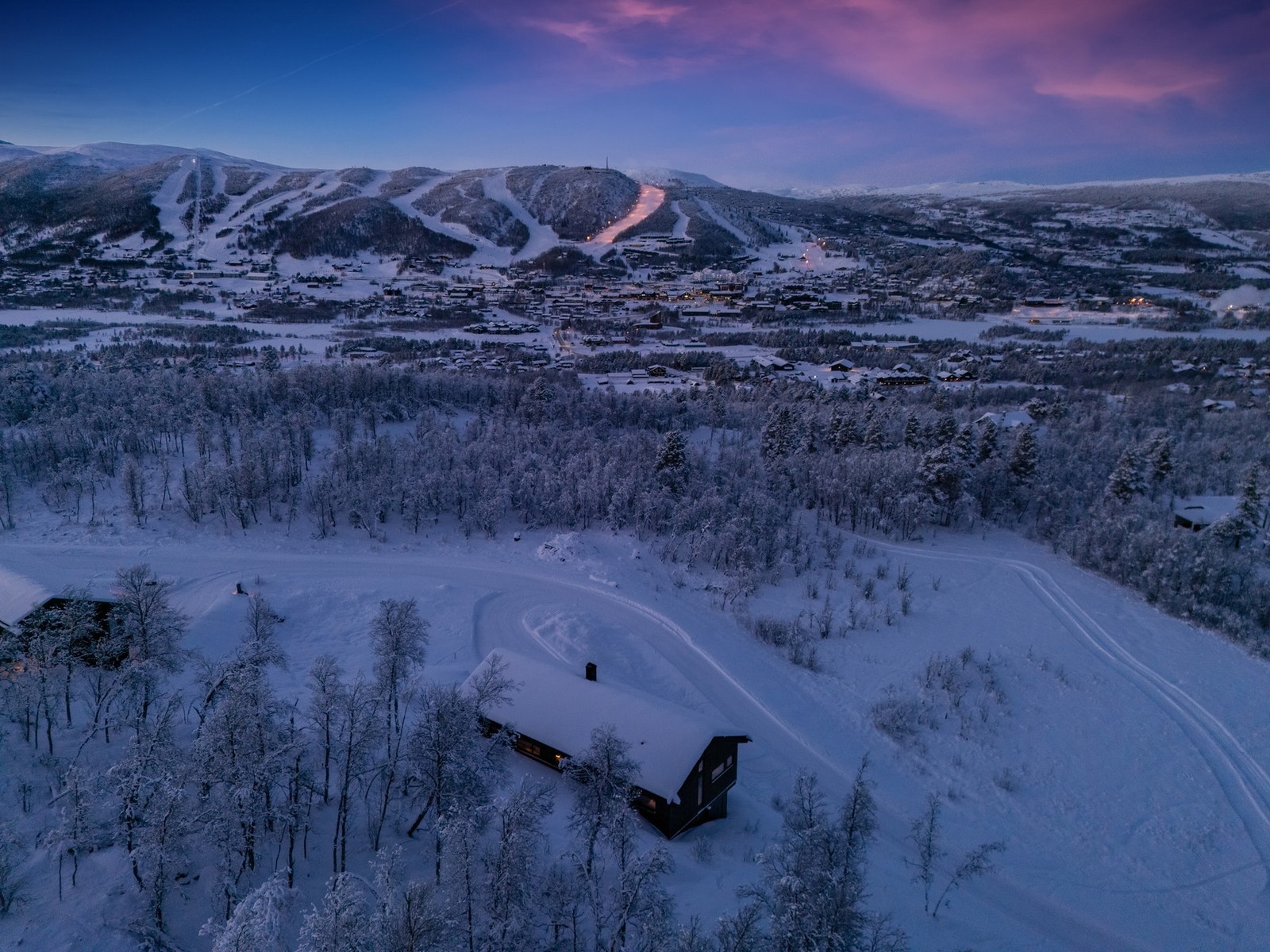 Hytten har en fantastisk beliggenhet med en unik utsikt Galleribilde