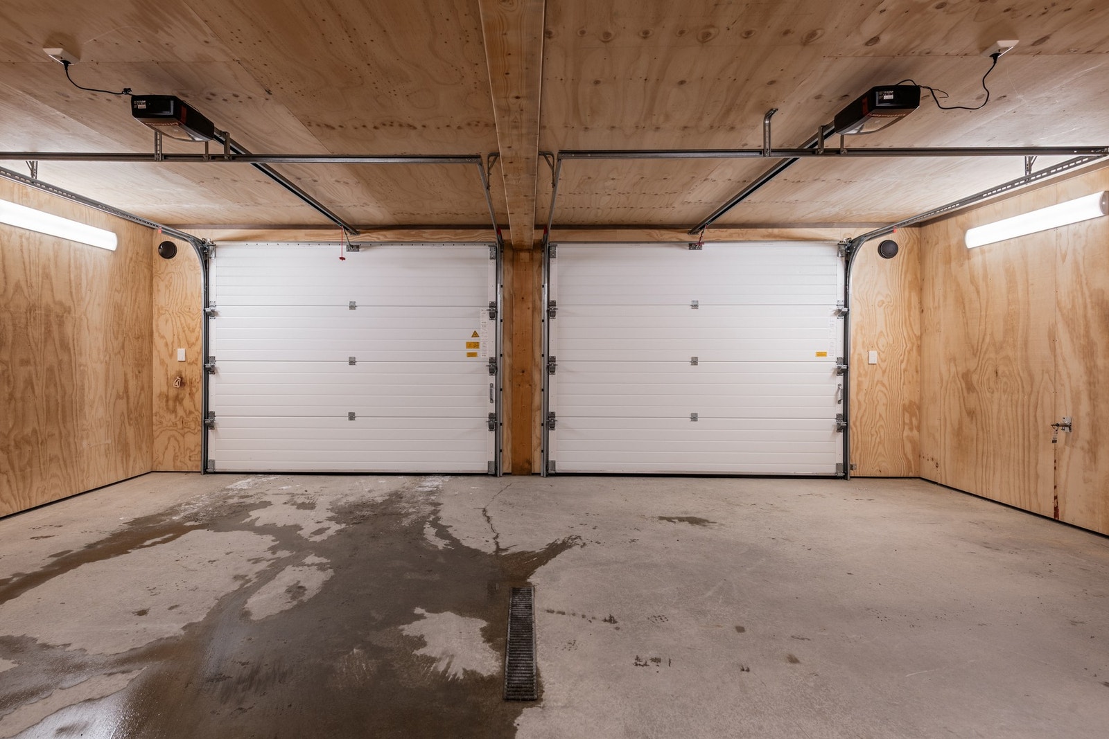 Stor flott dobbel garaje Galleribilde