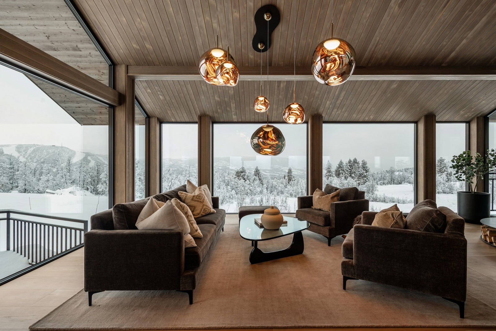 Hytten har en magisk beliggenhet med en helt unik utsikt Galleribilde