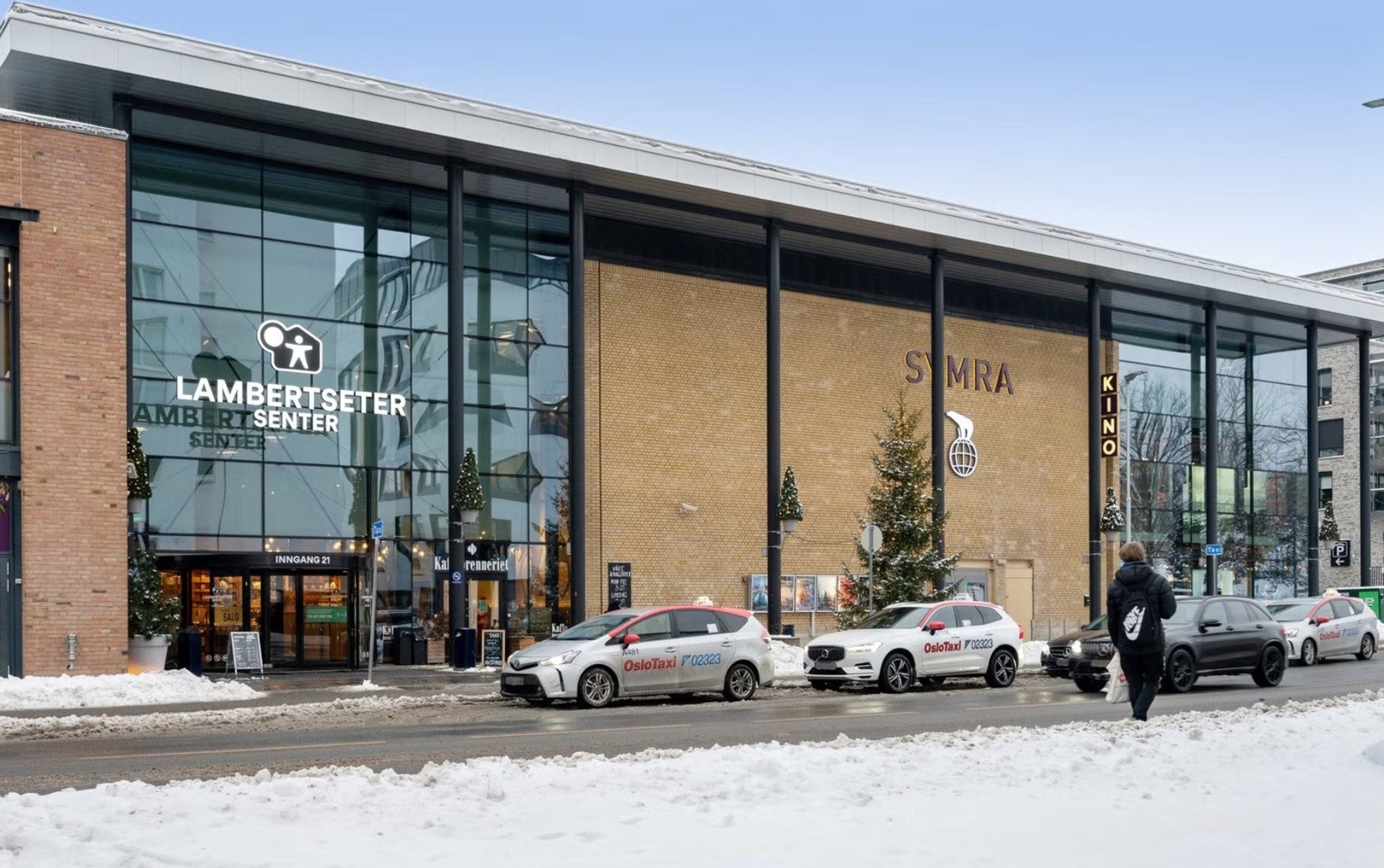 Lamertseter Senter rett over veien! Galleribilde
