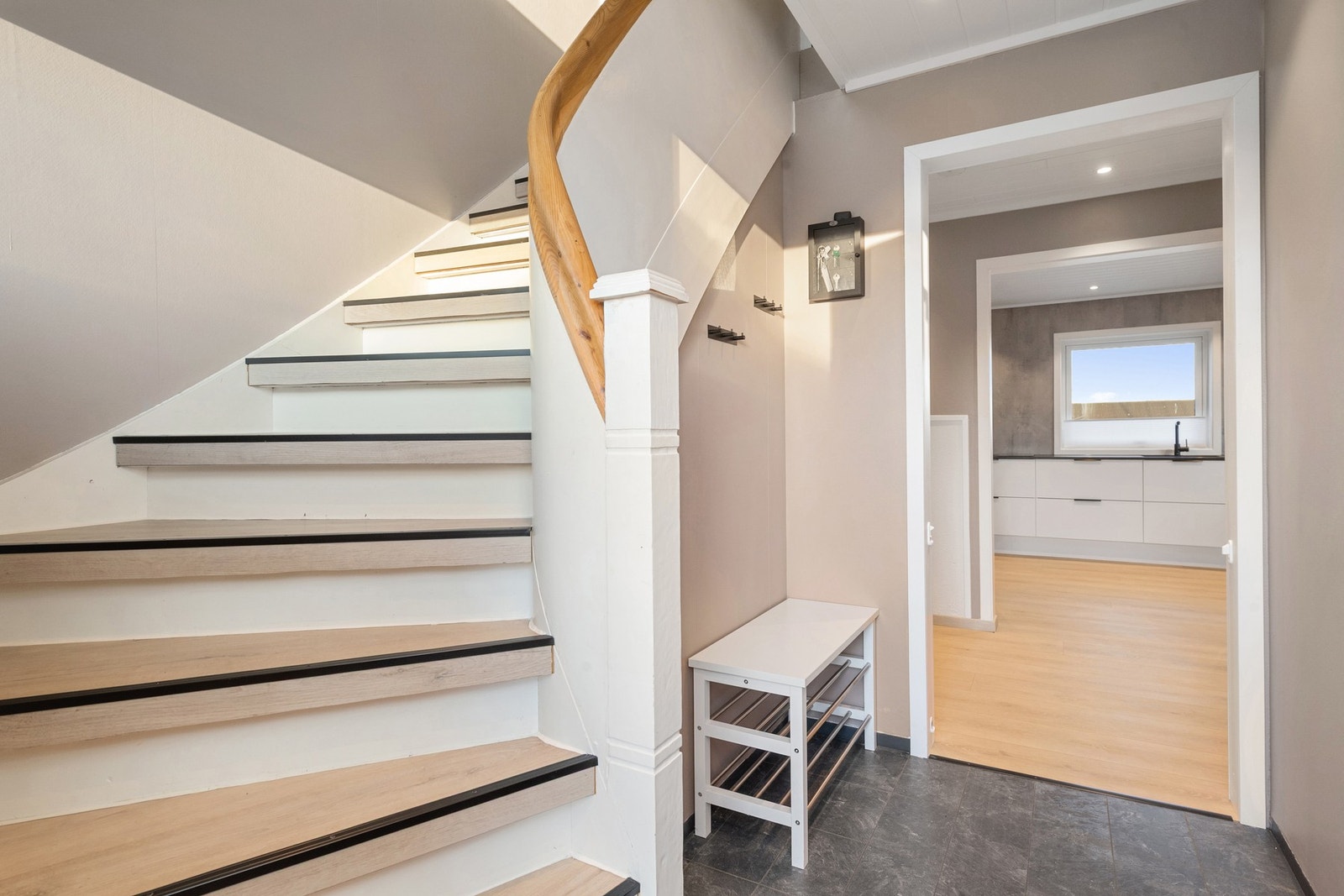 Hele det elektriske anlegget i boligen ble renovert i 2022. Galleribilde