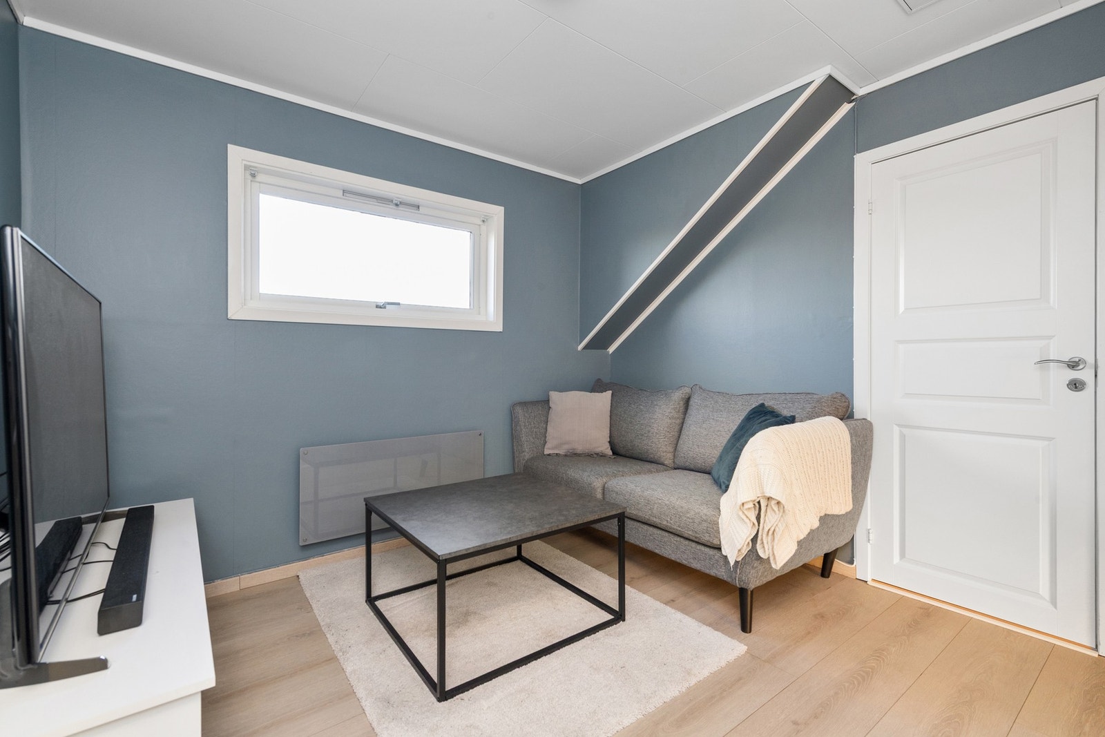 TV-stue på loftet Galleribilde