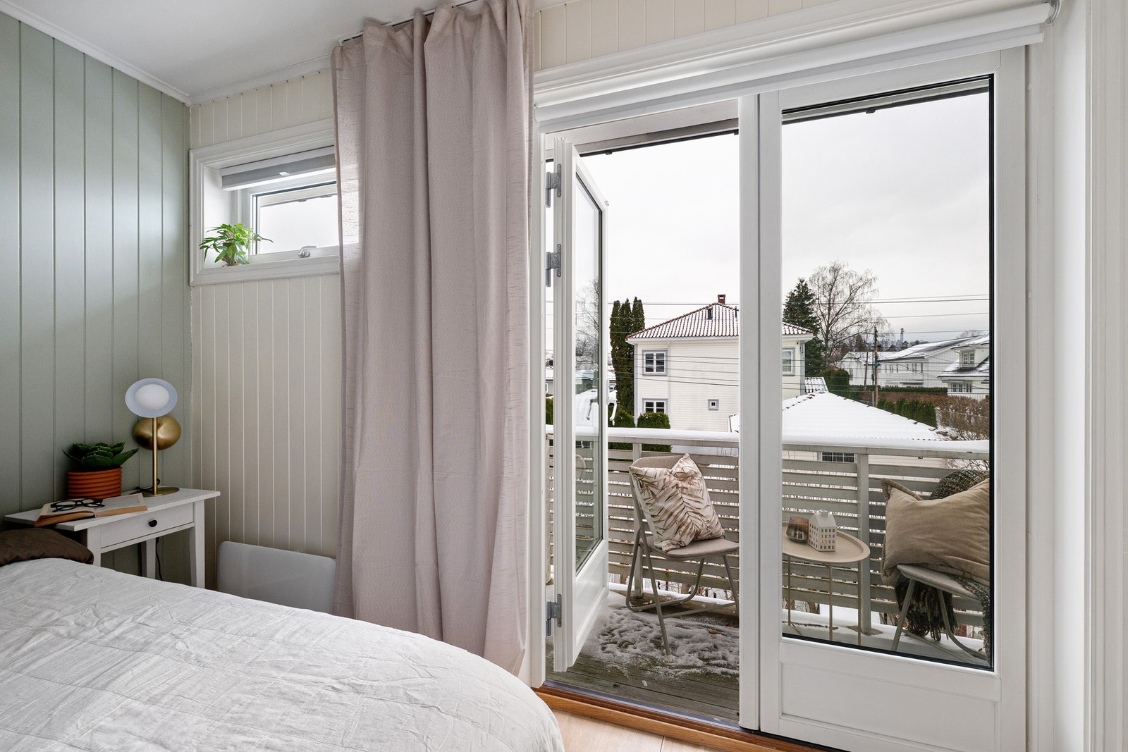 Utgang til privat balkong. Galleribilde