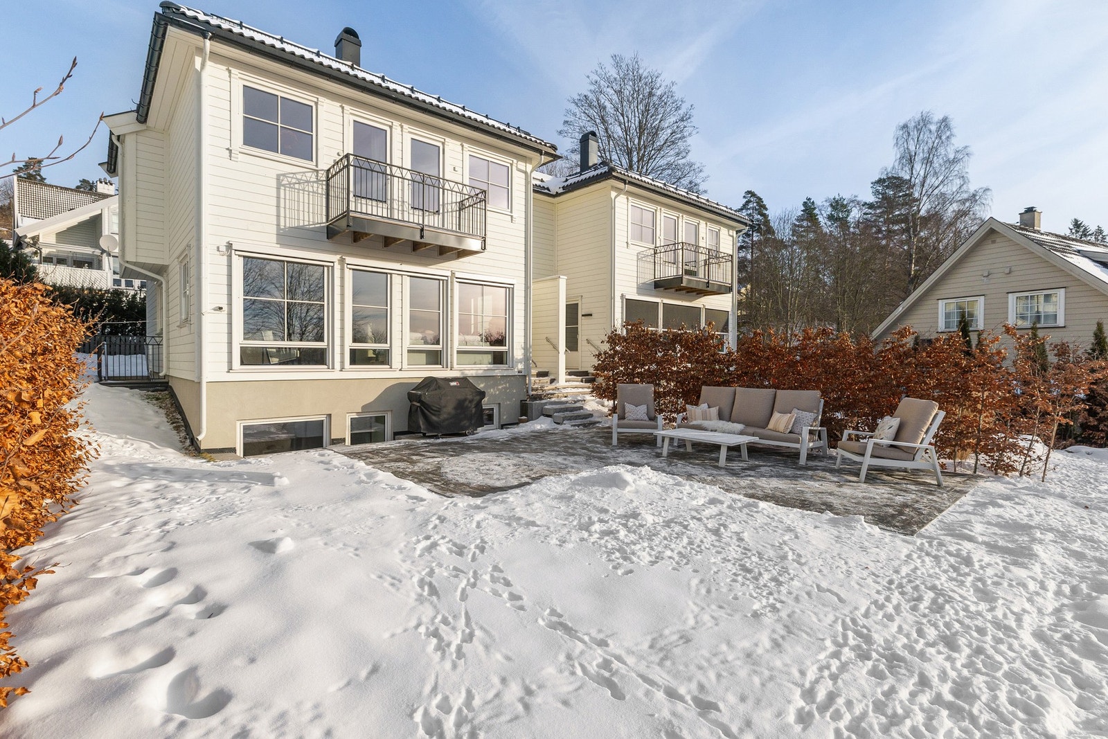 Her får du en solrik hage mot syd og vest. Galleribilde