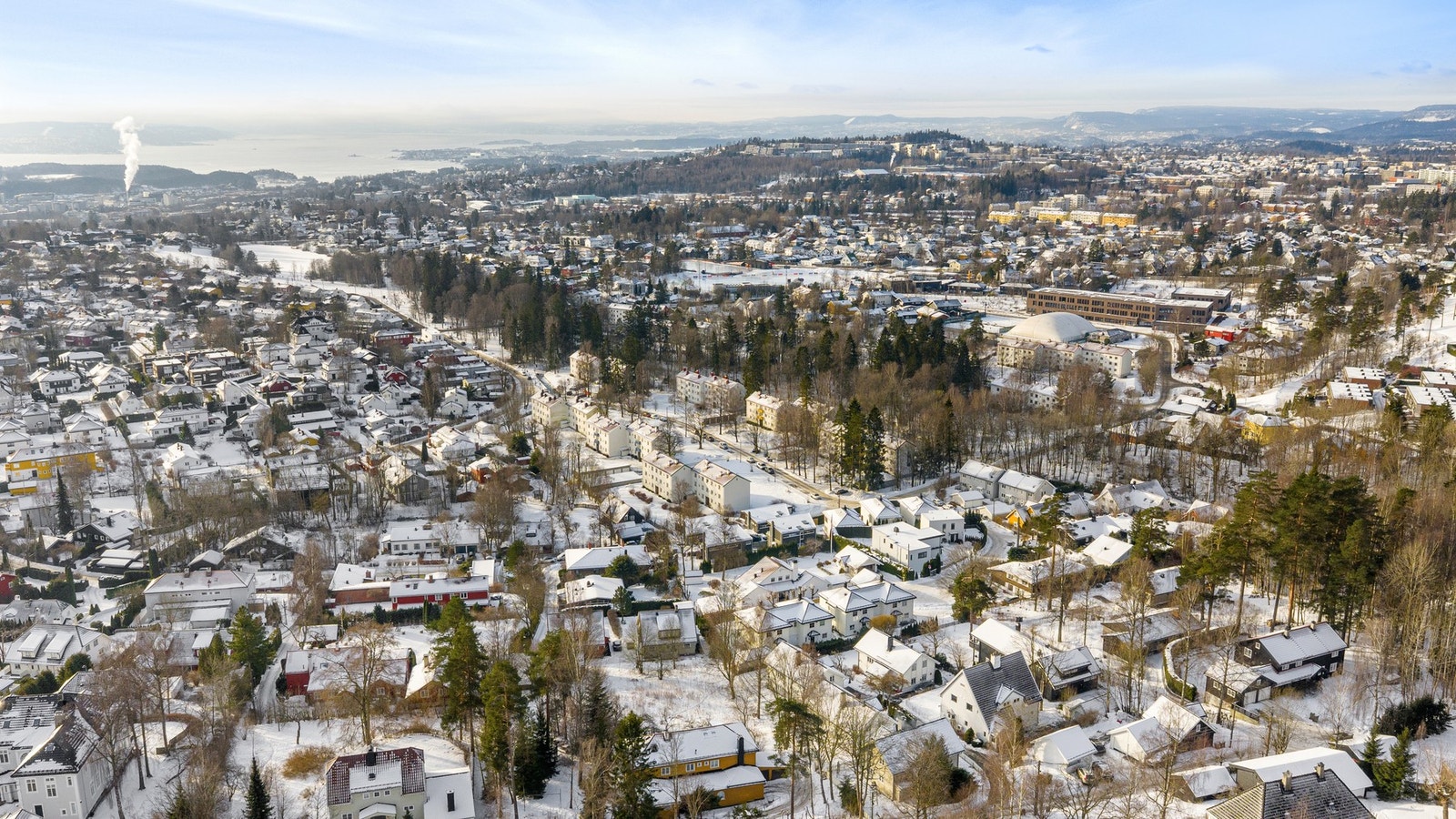 Barnevennlig område med kort vei til Gressbanen, marka og skole. Galleribilde