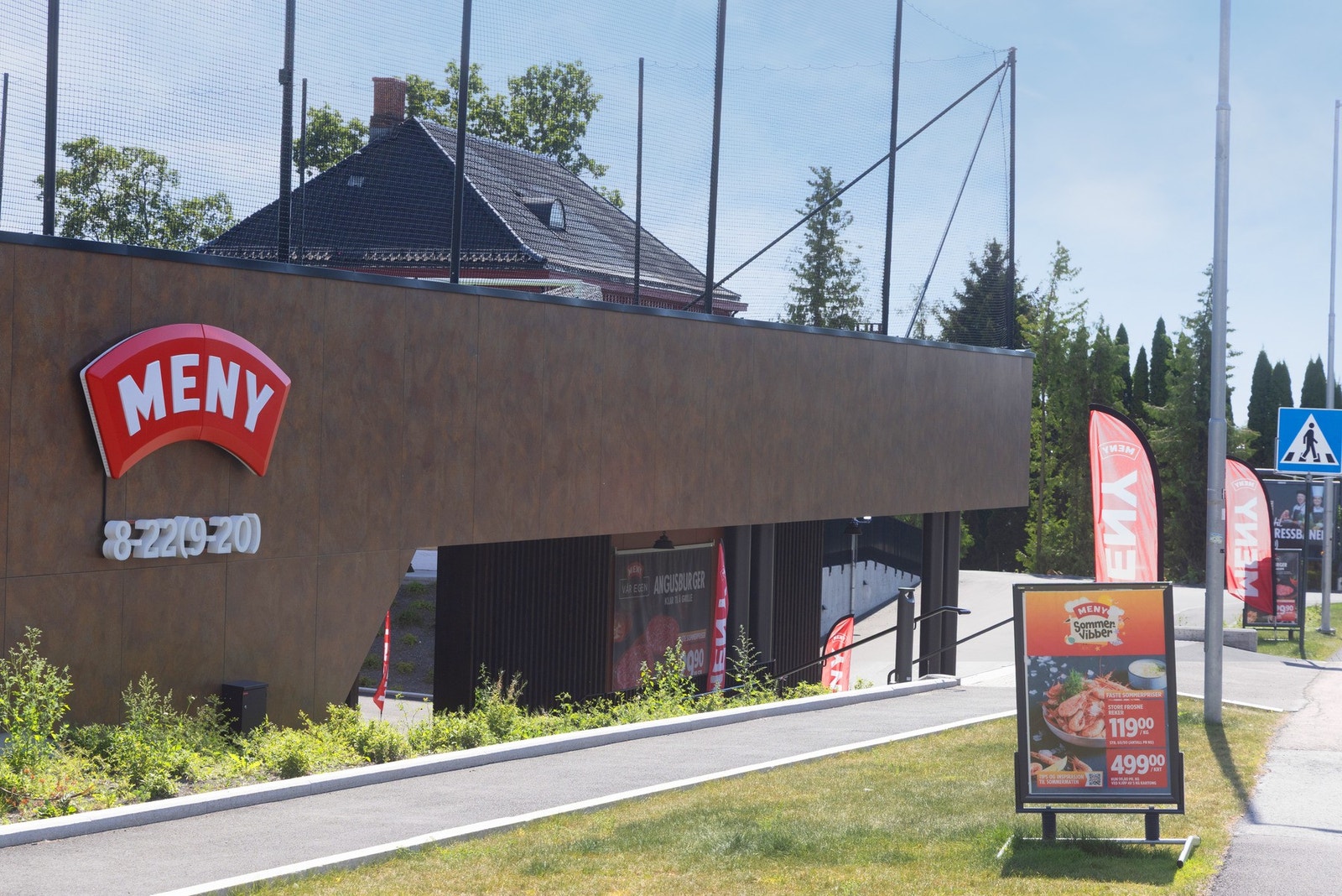 Det er åpnet en ny stor Meny butikk på Gressbanen. Galleribilde