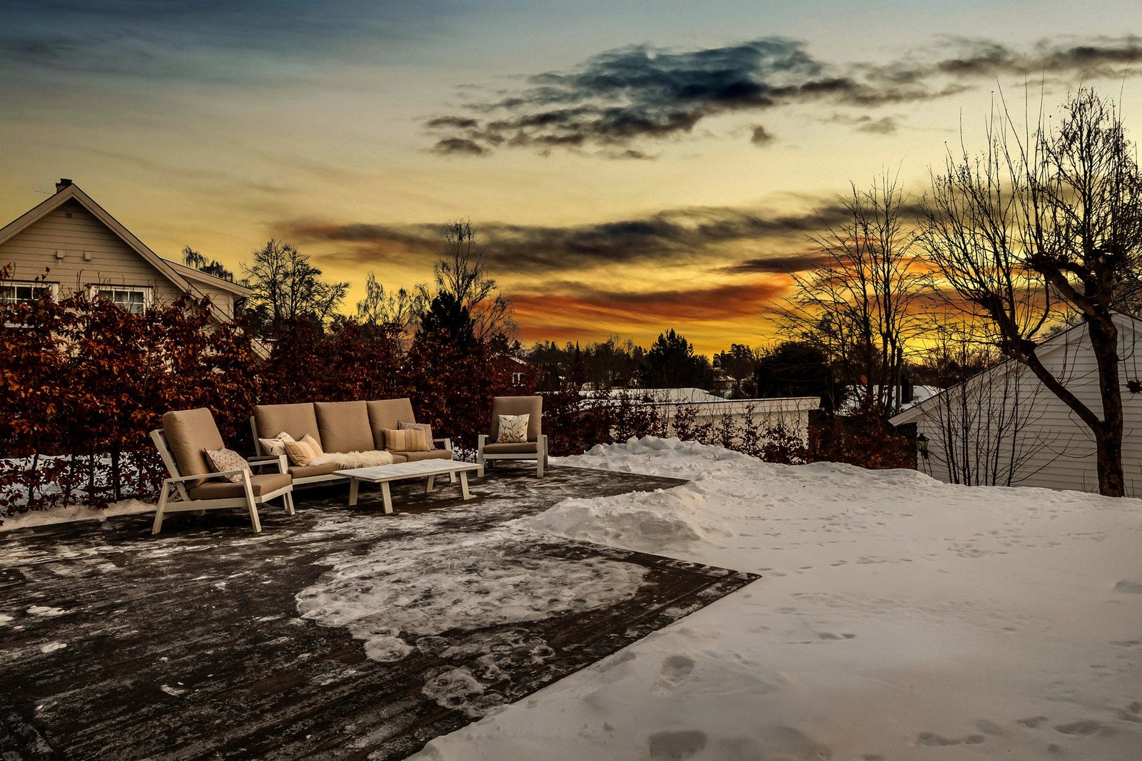 Terrassen gir gode muligheter for utemøblering, grilling og sosiale sammenkomster. Galleribilde