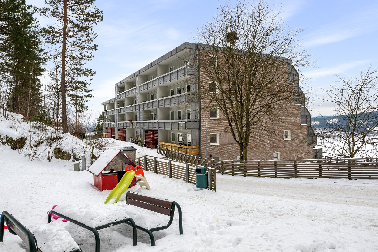 Liabakken er et veldrevet sameie som blant annet har mottatt OBOS-prisen for vellykket rehabilitering av fasader og uterom. Galleribilde