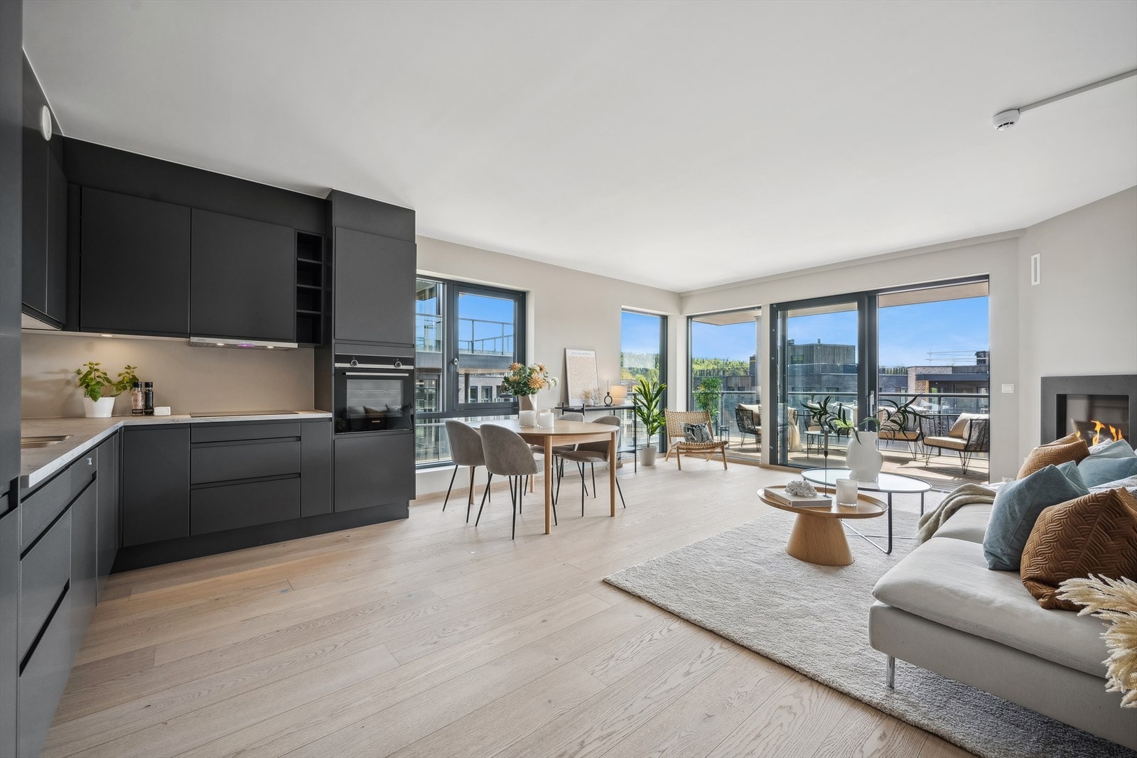 Integrerte hvitevarer gir en ryddig og funksjonell kjøkkenløsning. Galleribilde