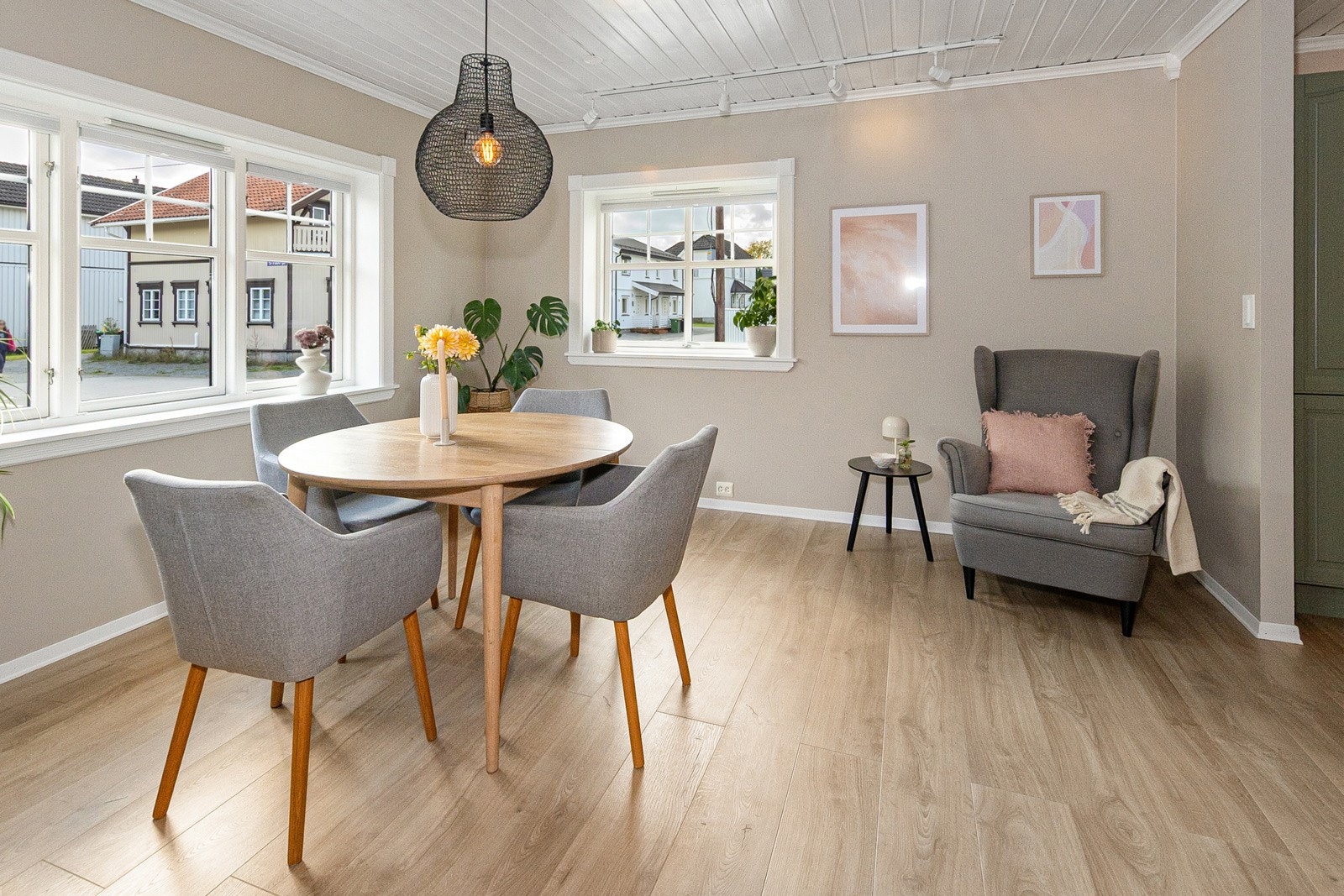 Stuen m/spiseplass Galleribilde