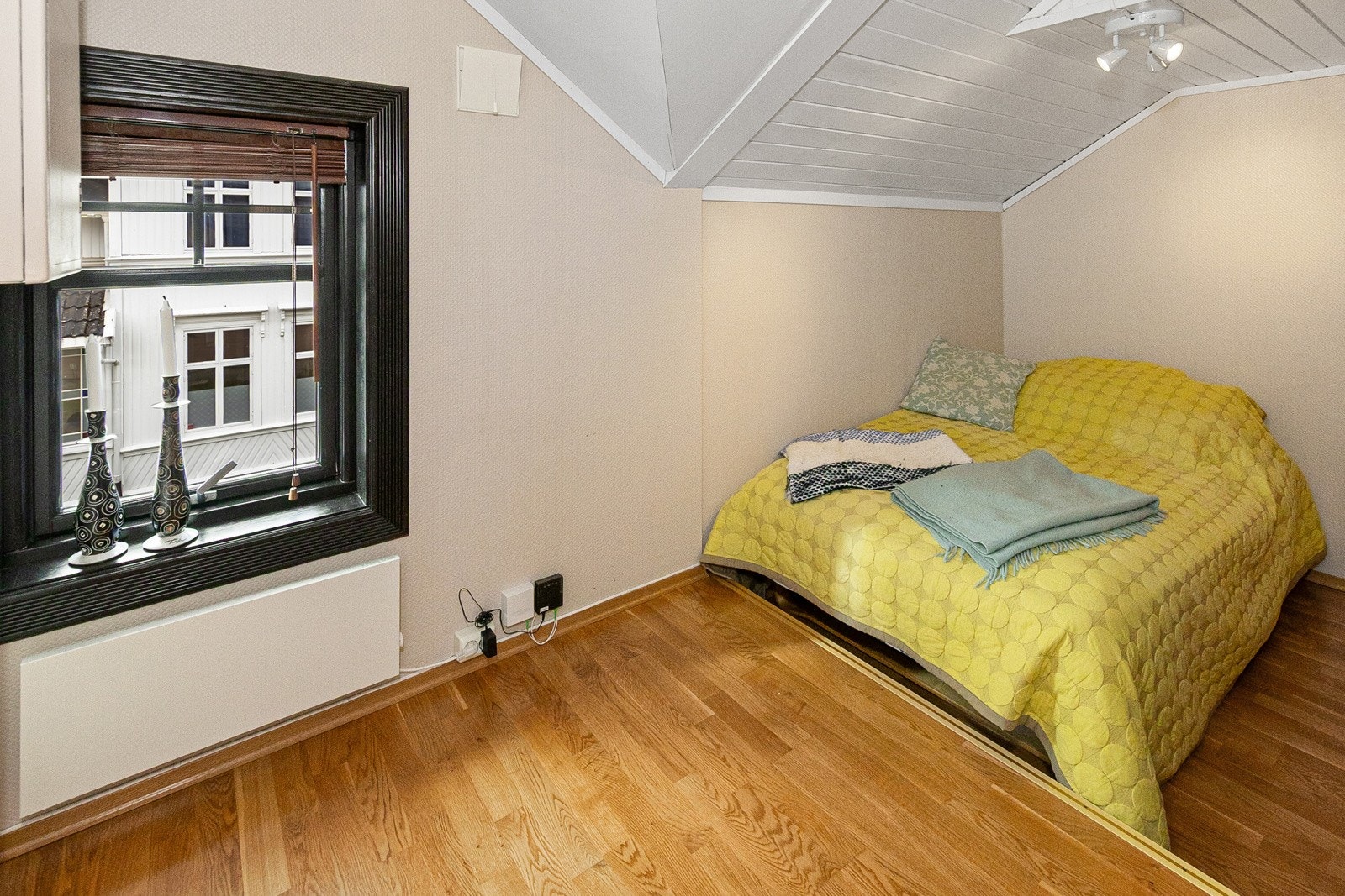 Soverom 2 i 2. etasje. Dette rommet står som bod på tegninger og er ikke søkt godkjent. Galleribilde