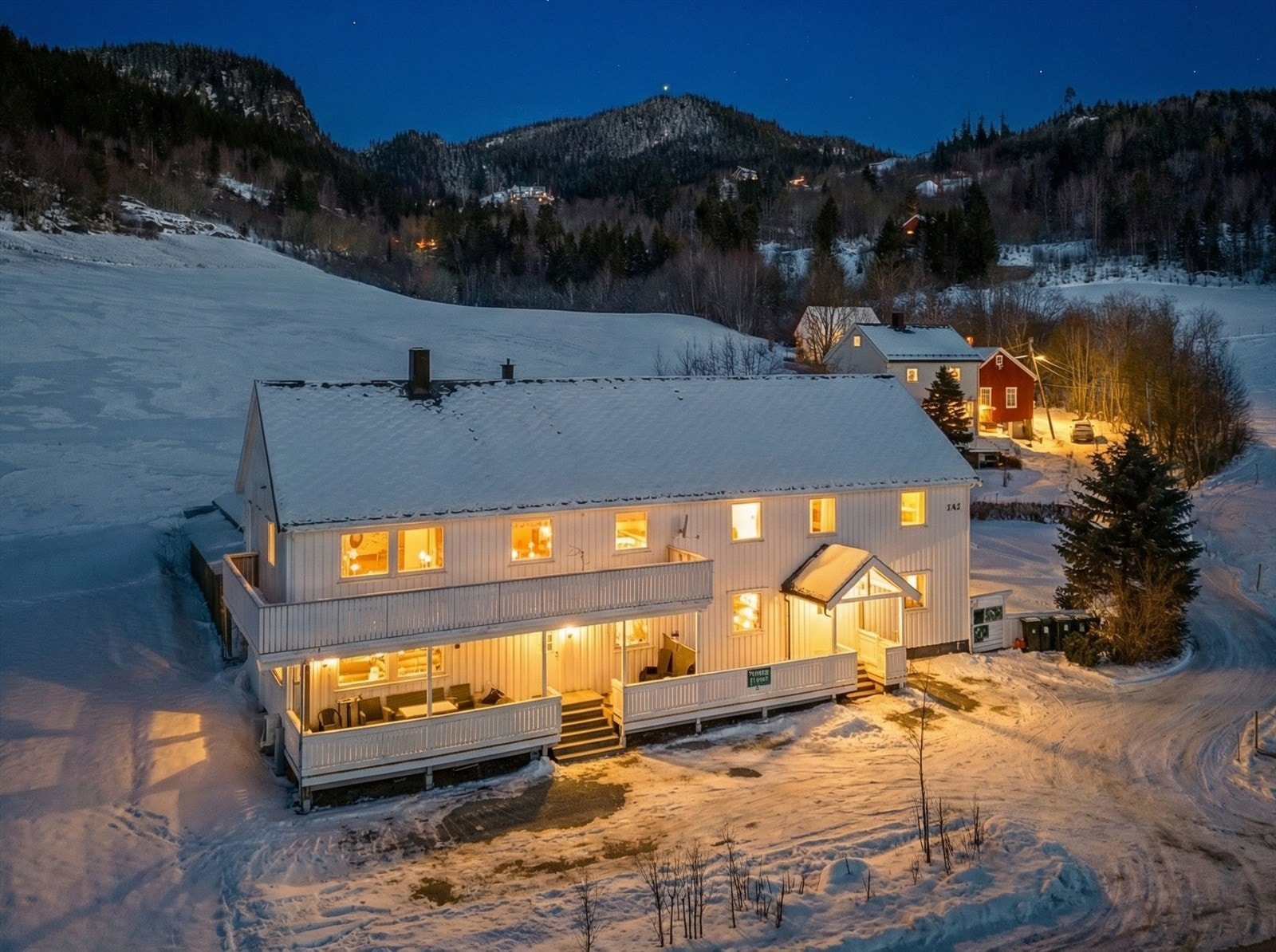 Heimdal Eiendomsmegling v/ Andreas Aakerli har gleden av å presentere Spongdalsvegen 552 B! Foto: Interiørfoto v/ Jon Kristian Haukdal. Galleribilde