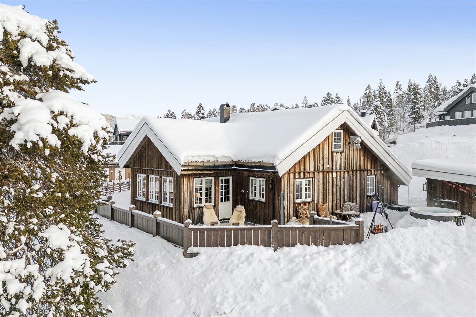 Velkommen til Ravnevegen 1 - en fritidsdrøm som nå kan gå i oppfyllelse! Galleribilde