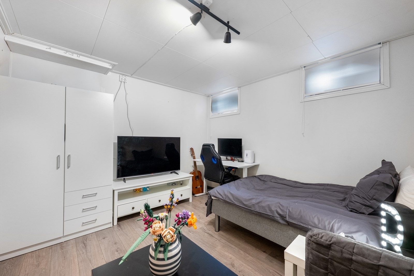 Leiligheten disponerer en bod i kjelleren på ca. 13 kvm. Galleribilde