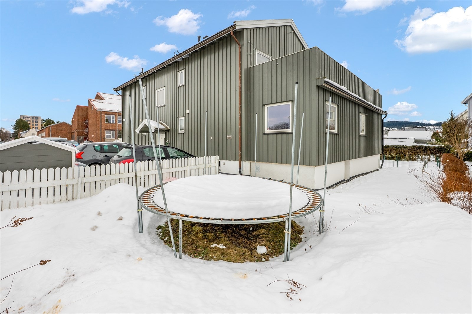 Meget sentral beliggenhet på populære Volla i Lillestrøm med nærhet til alt sentrum byr på. Galleribilde