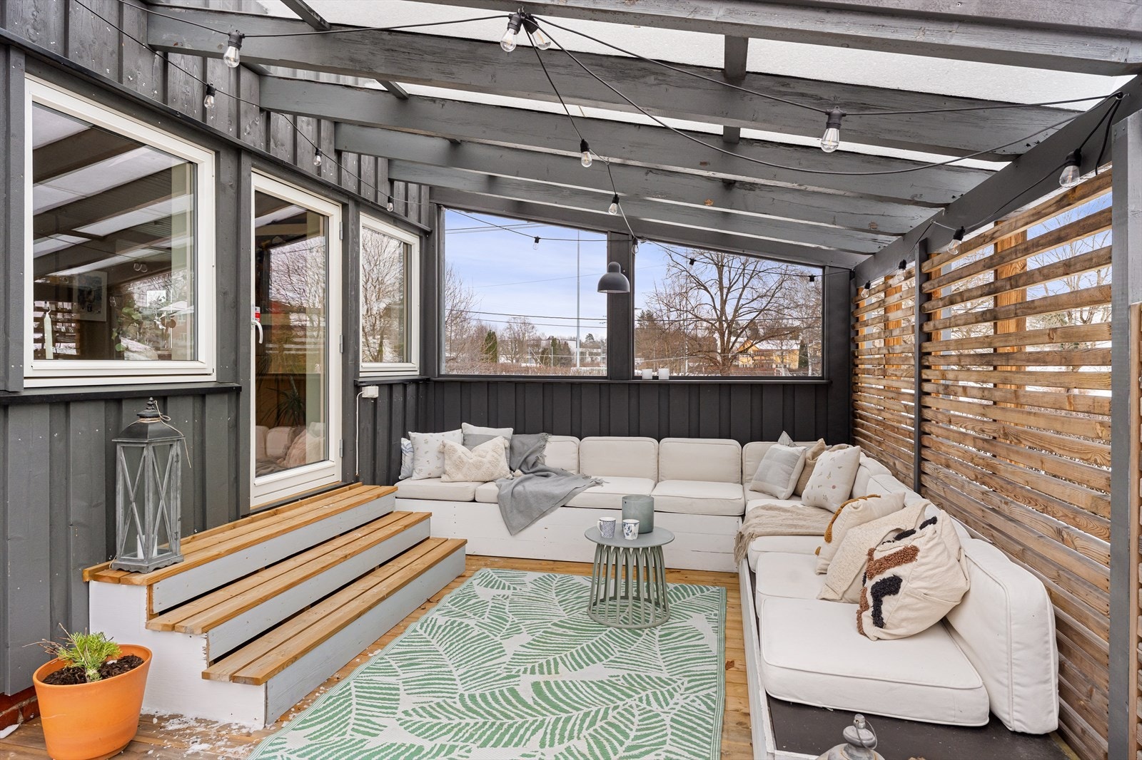 Boligen har flere flotte uteområder og gode solforhold. Galleribilde